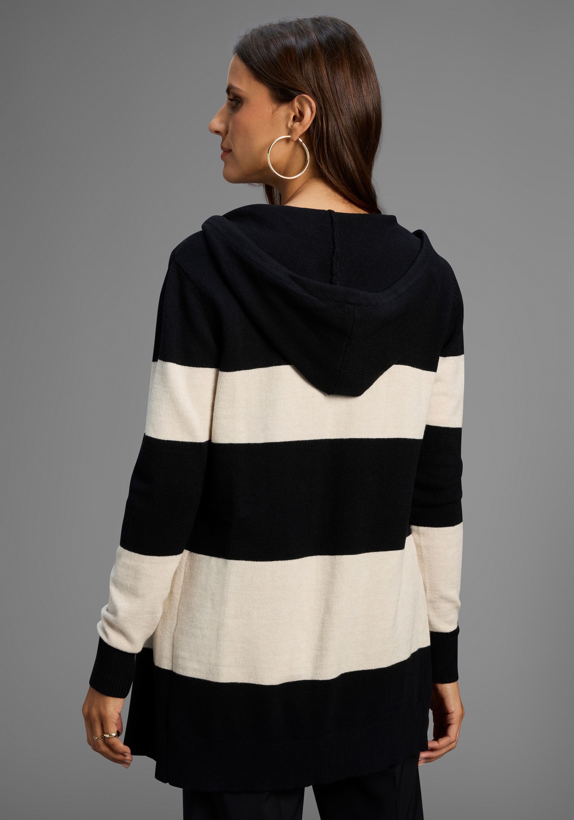 Laura Scott Cardigan à capuche Winterstrick mit Streifen und Glitzerdetails - NEUE KOLLEKTION