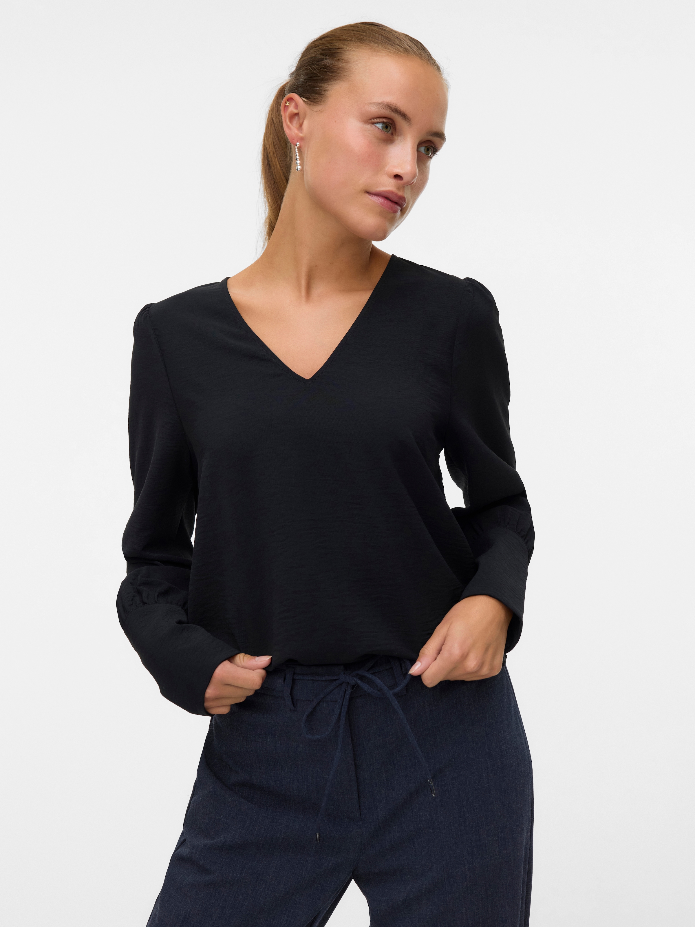 Image of Vero Moda Langarmbluse "VMESME LS V-NECK TOP WVN GA"