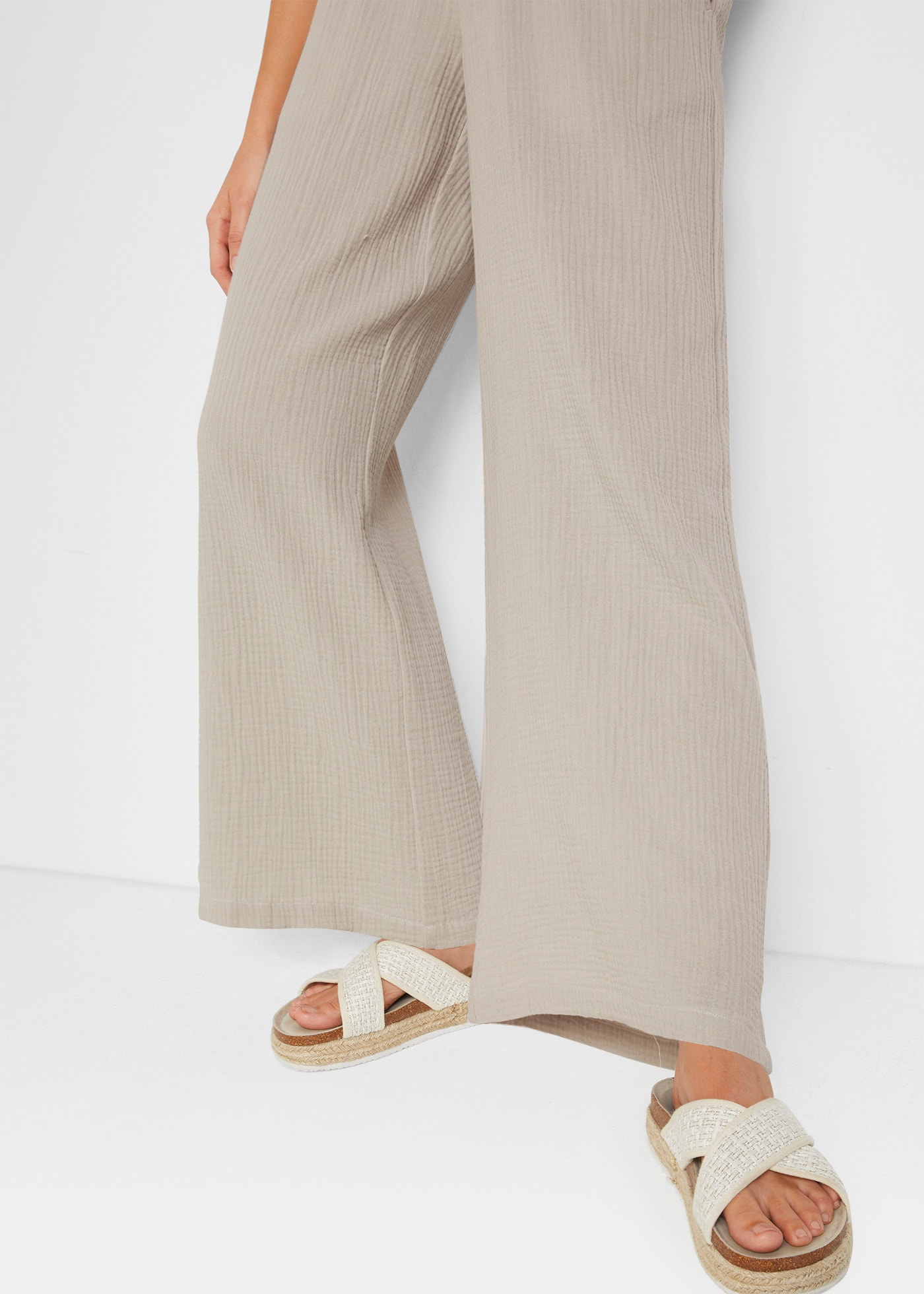 bonprix Pantalon palazzo »Palazzo-Hose aus Musselin«  En mousseline, coupe décontractée, taille élastique, longueur cheville