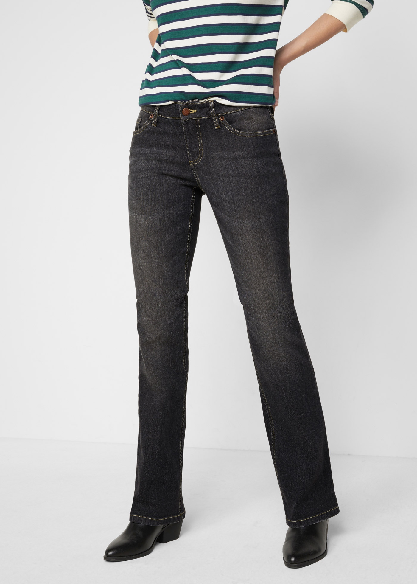 Image of bonprix Bootcut-Jeans "Bootcut Jeans Mid Waist, Komfort-Stretch" Slim Fit Passform, aus Baumwollmischung mit Stretch-Anteil