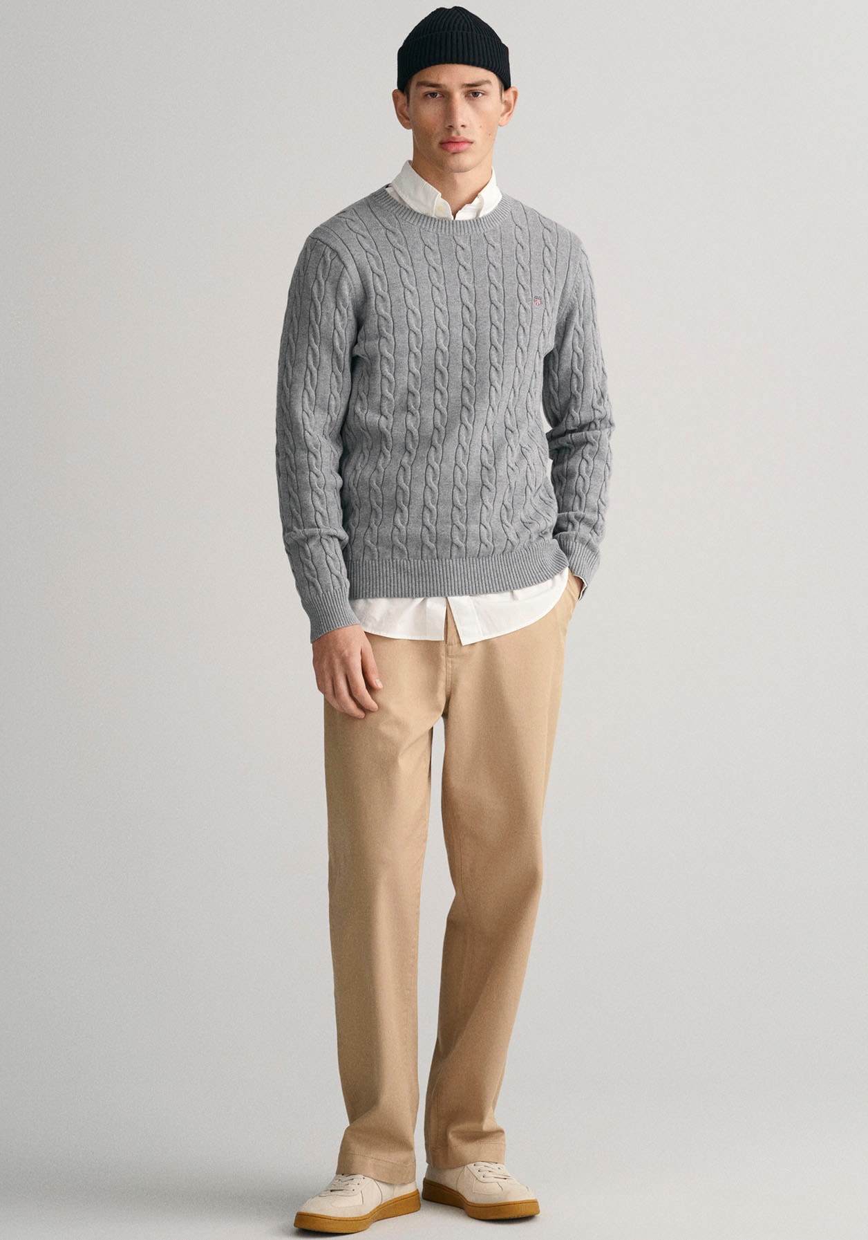 Gant Strickpullover »COTTON CABLE C-NECK«, mit Wappen-Logostickerei auf der Brust