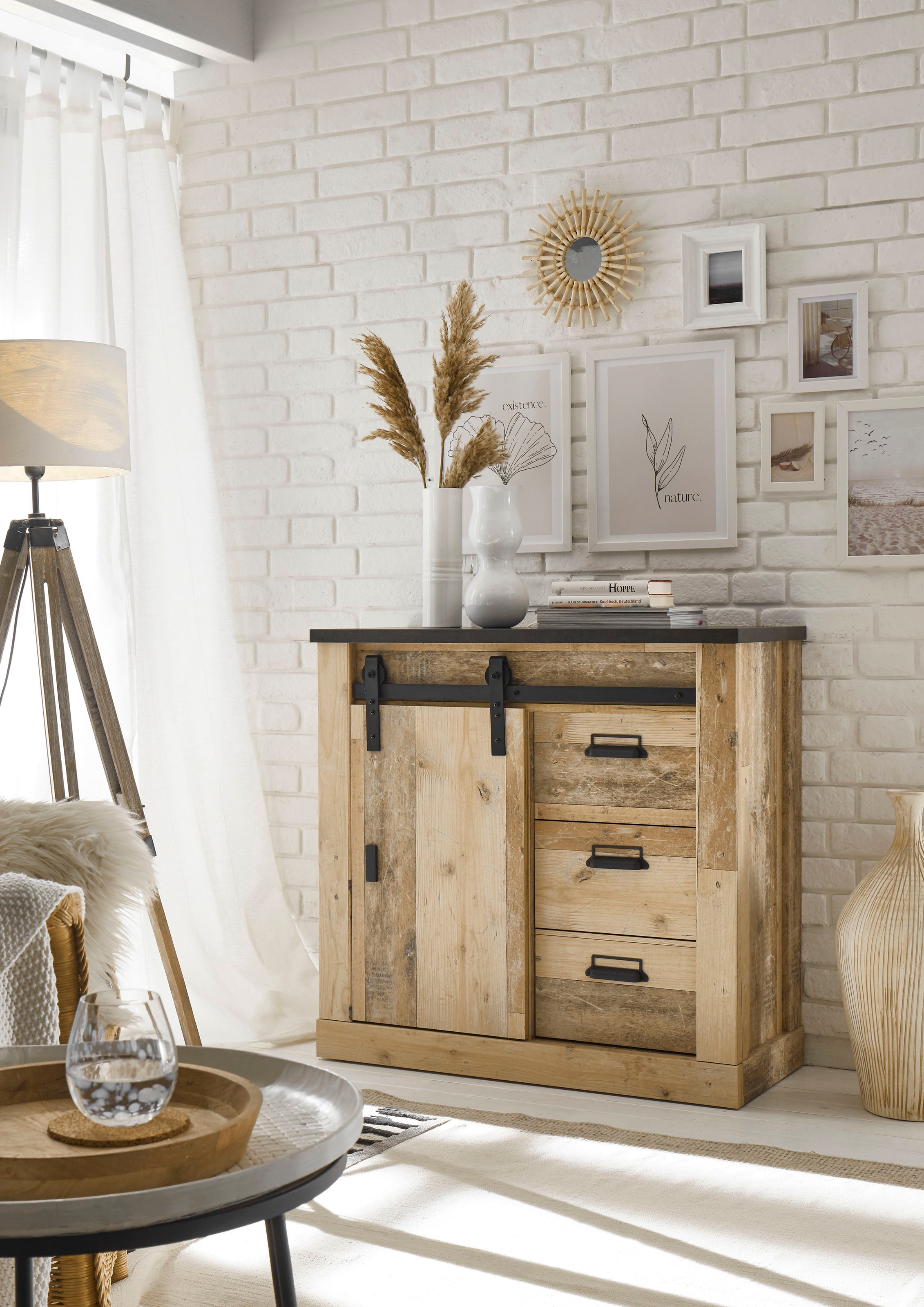Image of Premium collection by Home affaire Kommode »SHERWOOD«, in modernem Holz Dekor, mit Scheunentorbeschlag und Apothekergriffen aus Metall, Breite 92 cm bei Ackermann Versand Schweiz