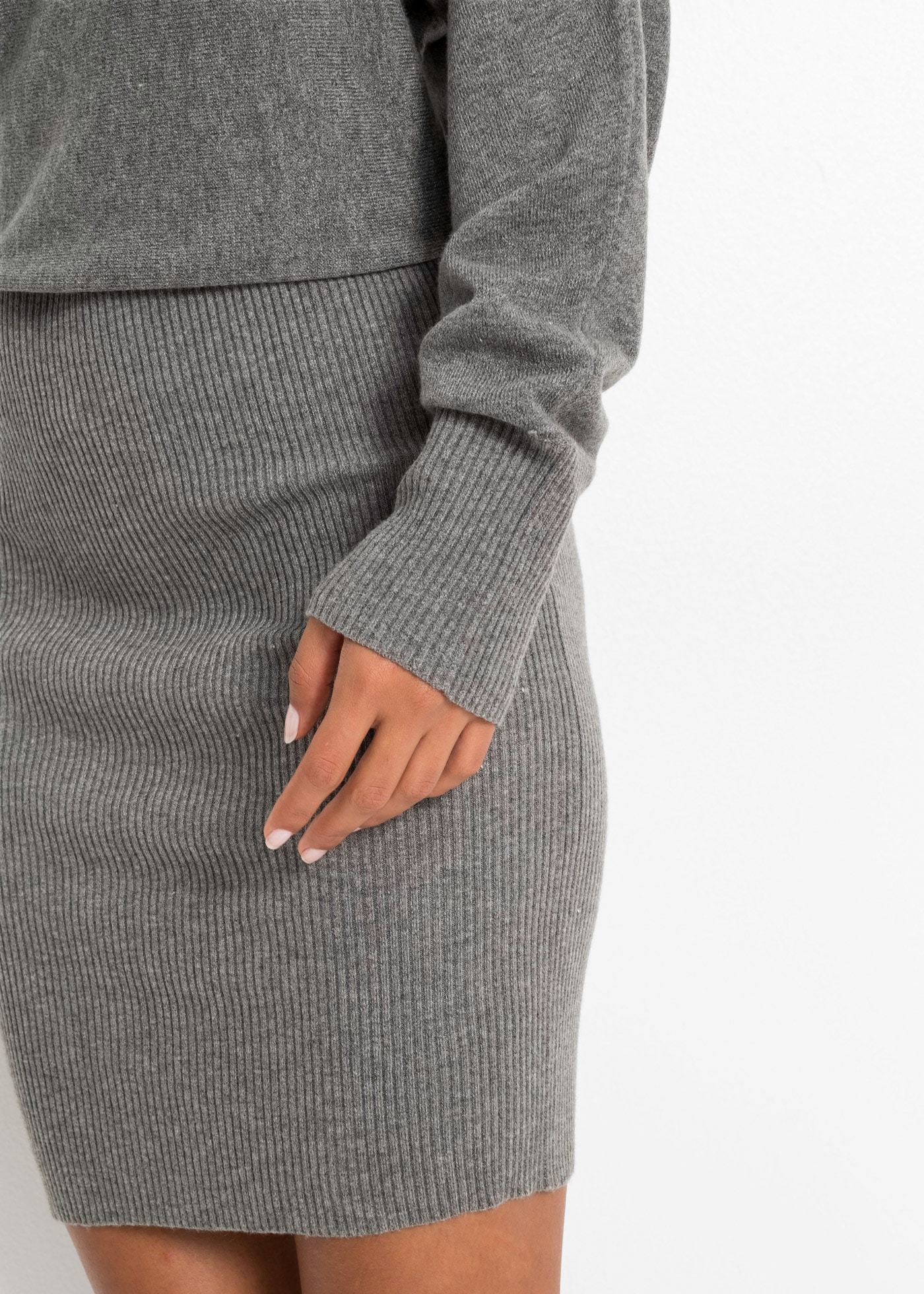 bonprix Strickkleid mit Rollkragen, aus Viskose, Polyamid und Polyester