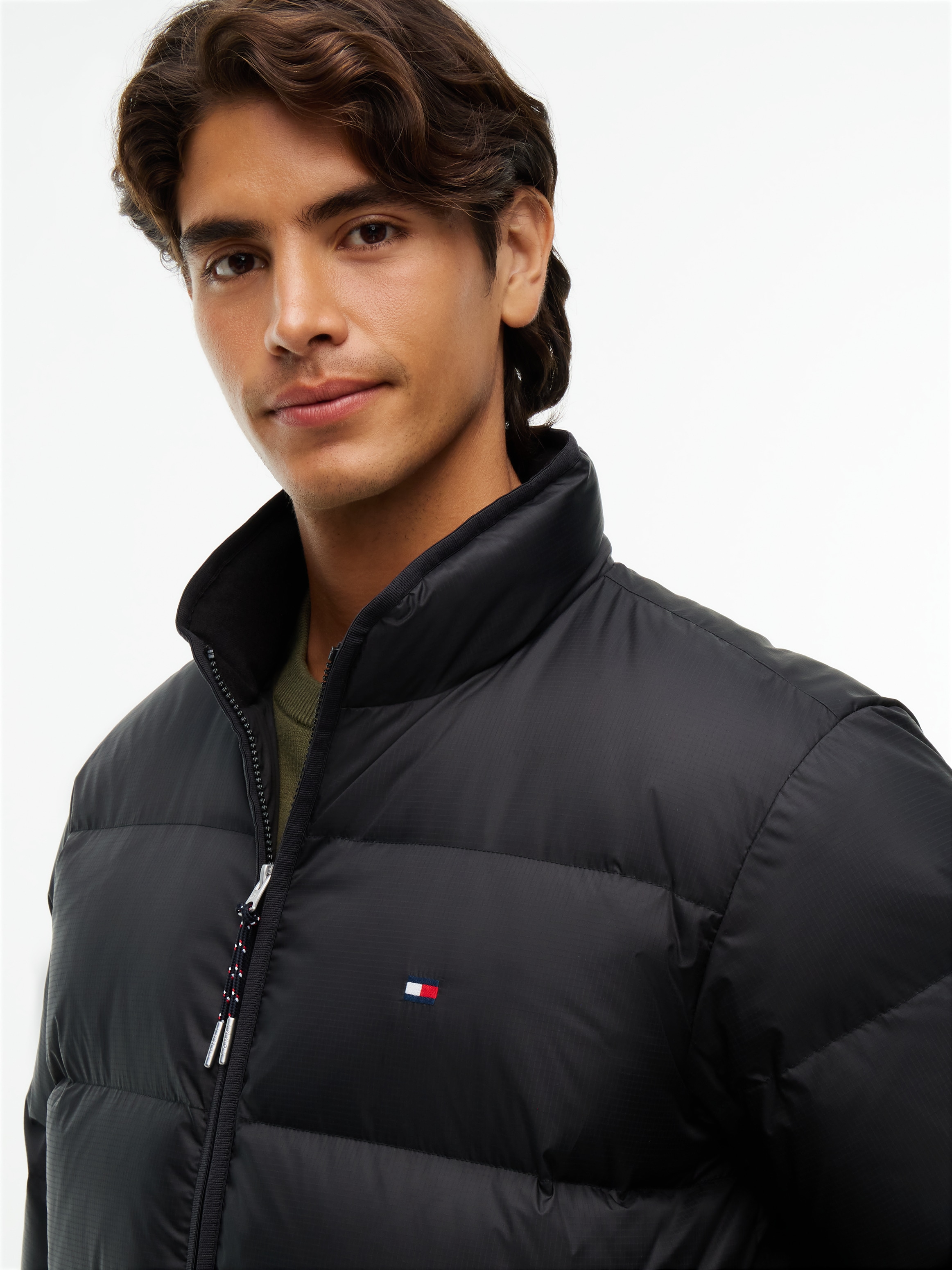 Tommy Hilfiger Doudoune »RIPSTOP STAND DOWN PUFFER JACKET« 17 : au choix avec barre LED, revêtement en cuir synthétique ou en tissu structuré,