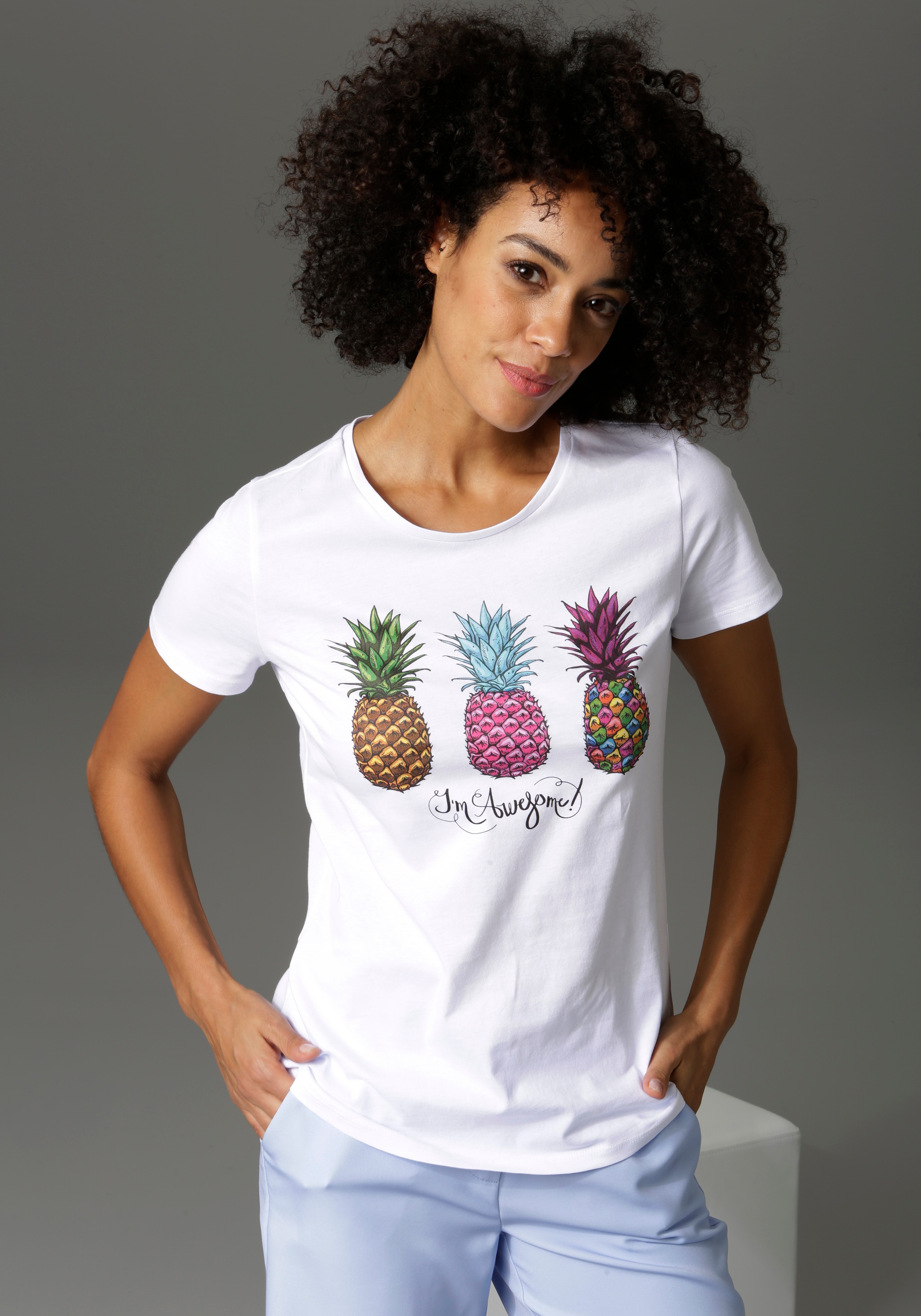 Image of Aniston CASUAL T-Shirt, mit 3 bunten Ananas bedruckt bei Ackermann Versand Schweiz