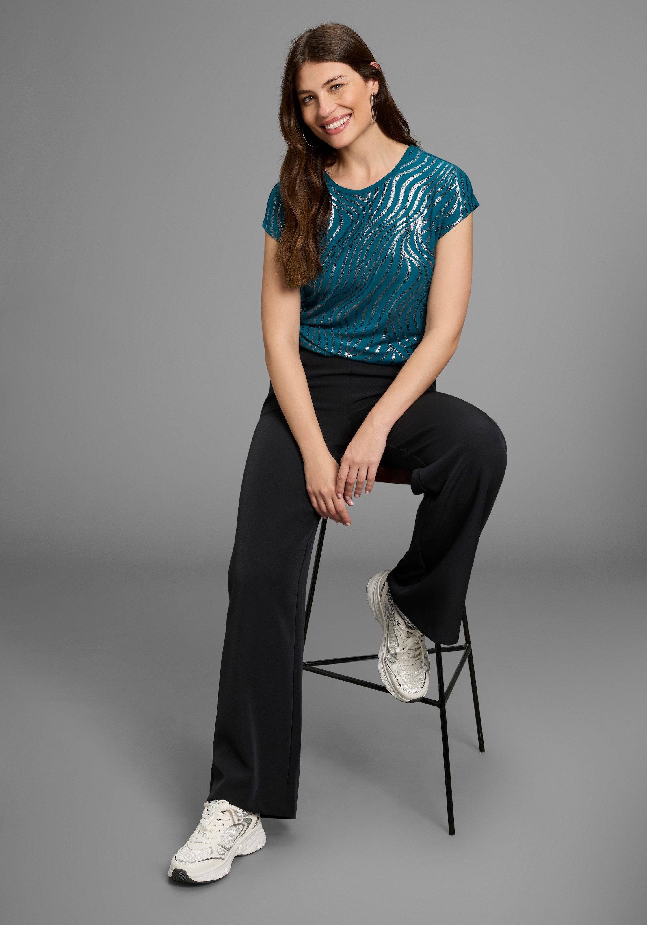 Laura Scott Rundhalsshirt, Kurzarm, figurumspielend, aus elastischem Single Jersey