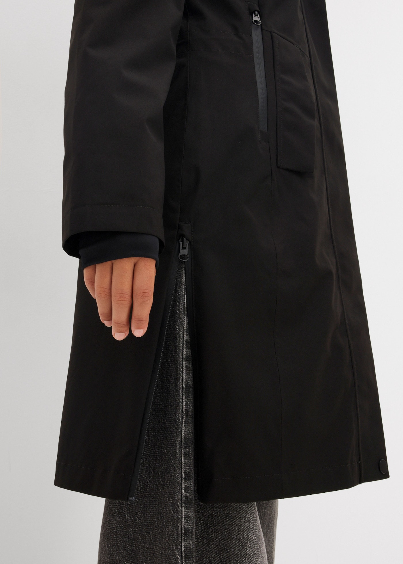 bonprix Regenmantel wasserdichter Kurzmantel, Langarm-Ausführung, aus Polyester, Loose Fit