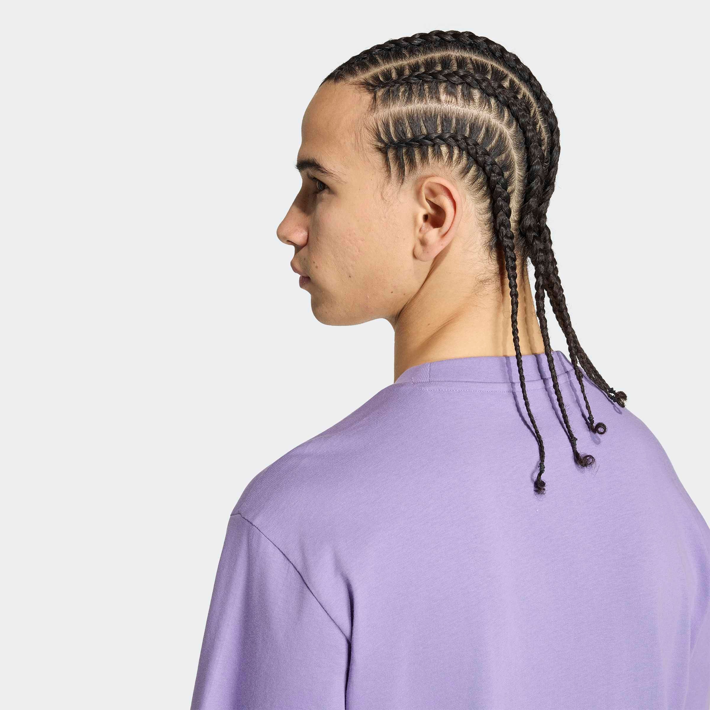 adidas Sportswear T-shirt »MODERN ESSENTIALS GRAFIK« mit Rundhalsausschnitt, sportlich, ohne Verschluss
