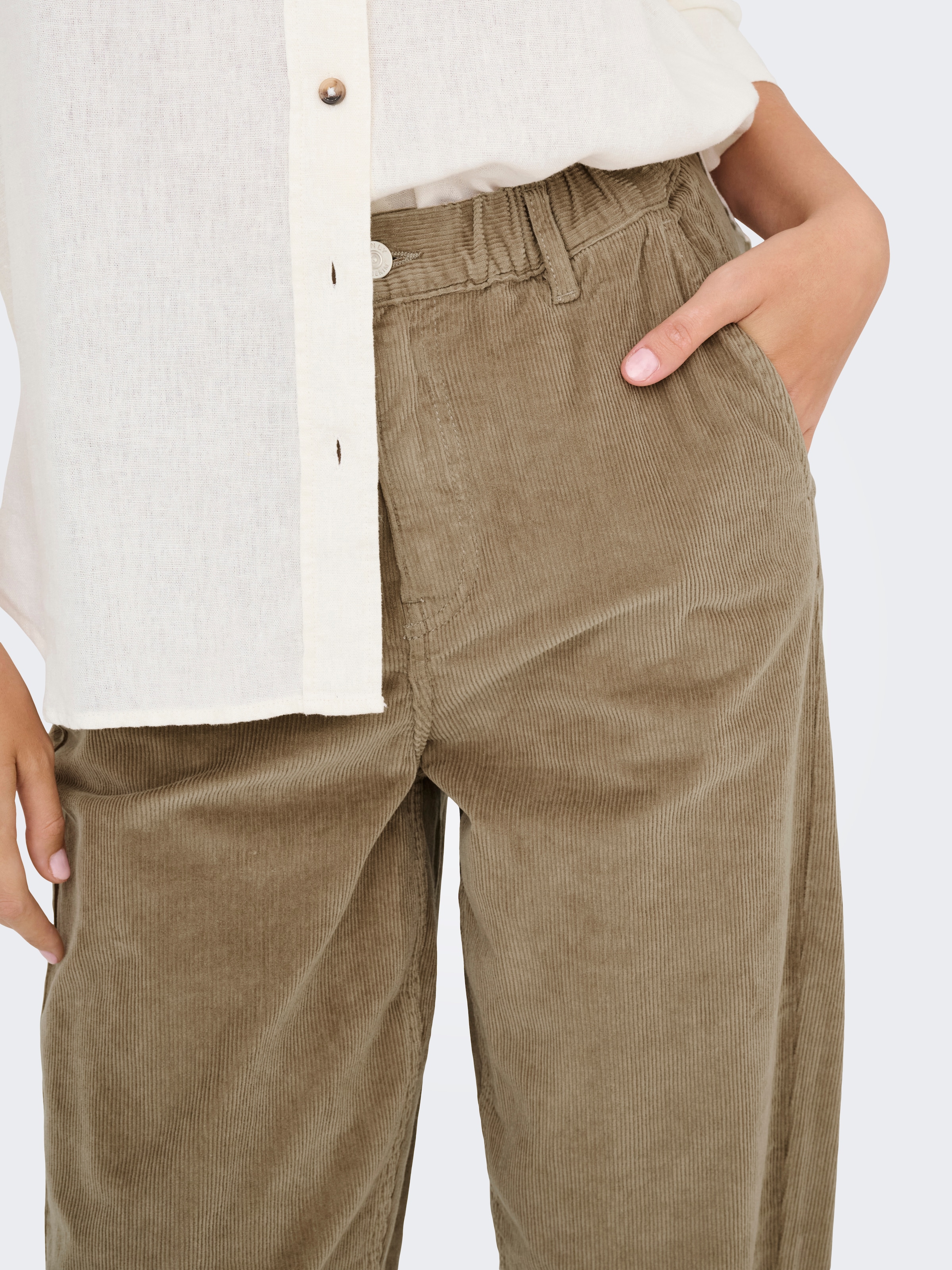 ONLY »ONLFLORA MW ELA CORD CAROT PANT PNT NOOS«  Baumwollmischung, Cord, Karottenform