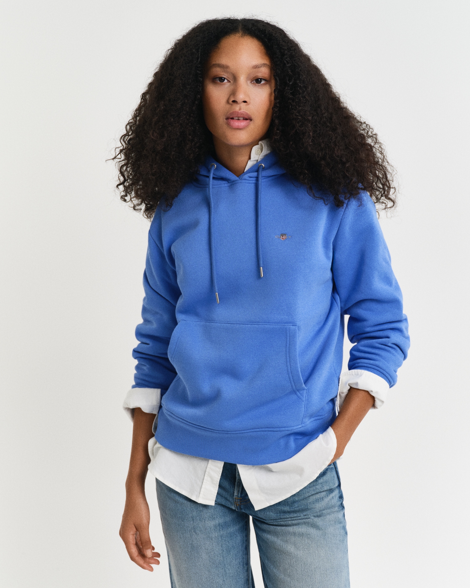 Gant Hoodie »SHIELD HOODIE«, Grafische GANT-Stickerei auf der Brust