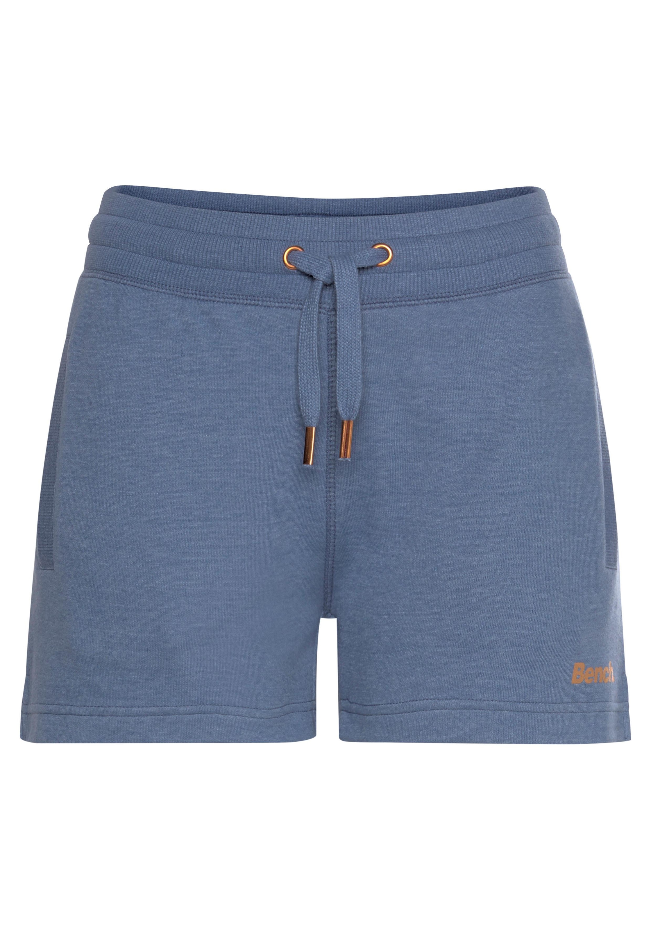 Bench. Loungewear Relaxshorts »-Kurze Sweathose«, mit kurzen Seitenschlitzen und seitliche Taschen, Loungeanzug