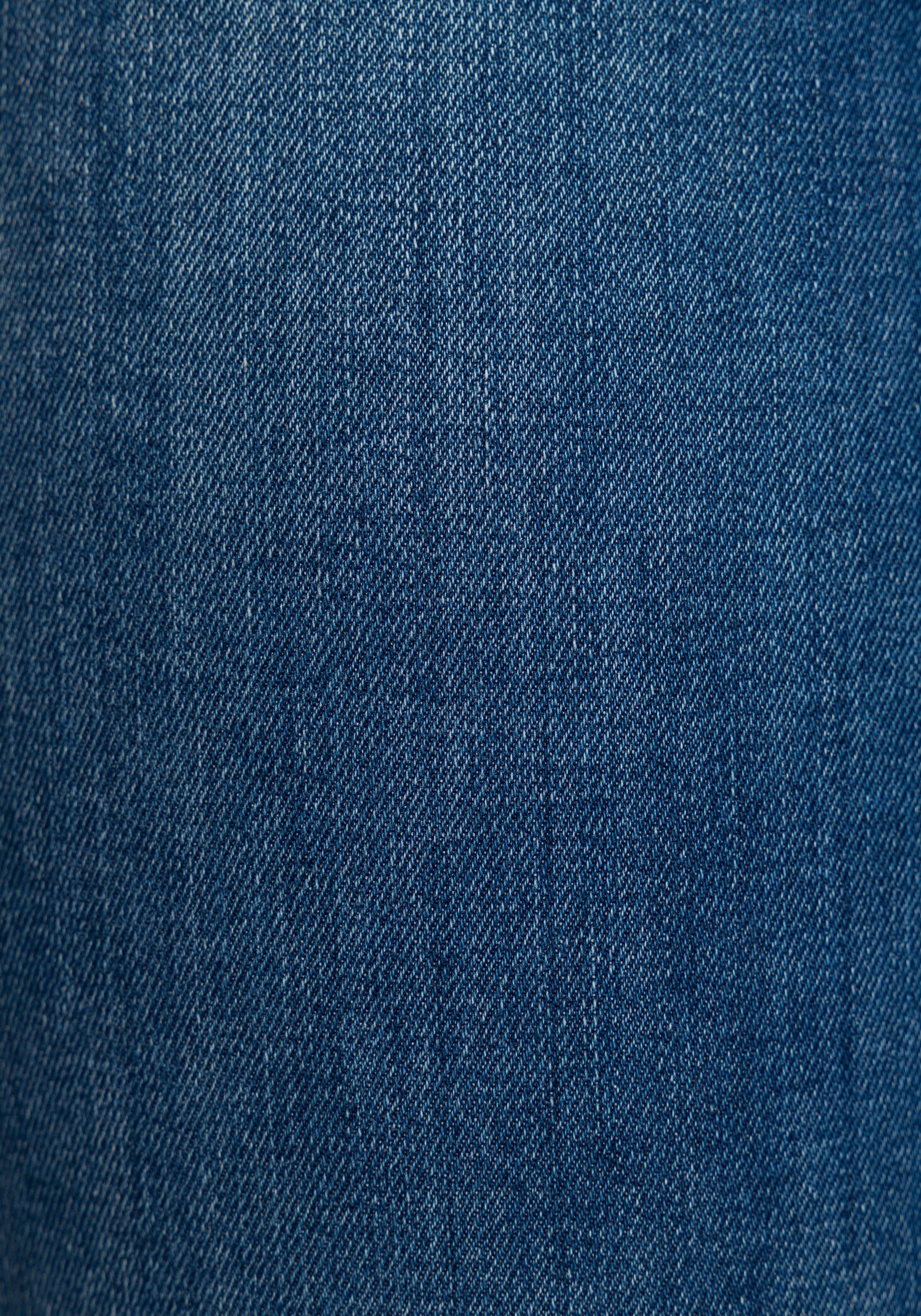 Tommy Jeans Skinny-fit-Jeans »Nora Mid Rise Skinny Fit«, mit Tommy Jeans Logo-Badge & Stickereien
