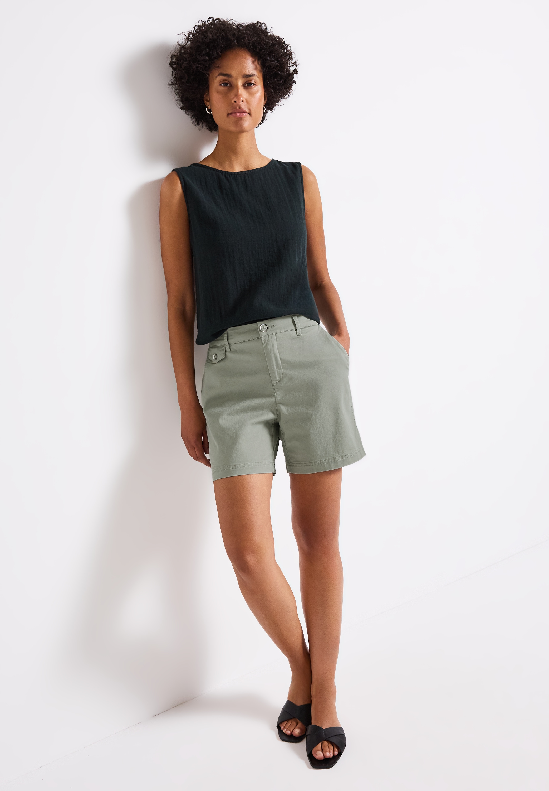 STREET ONE Chinoshorts, mit praktischen Taschen