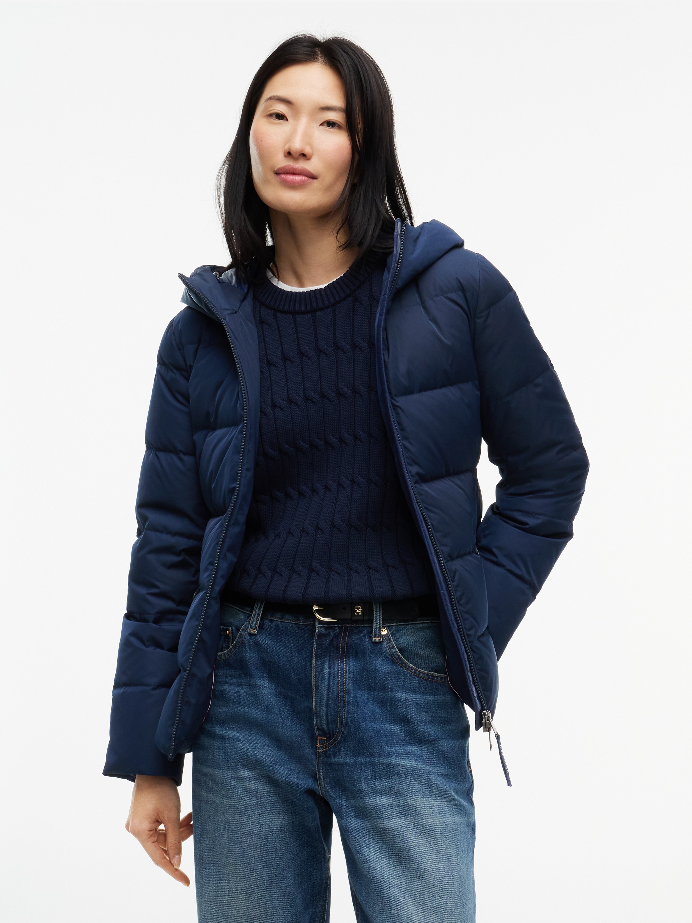 Tommy Hilfiger Veste matelassée »DOWN BRANDED FITTED JACKET« avec capuche fibre synthétique