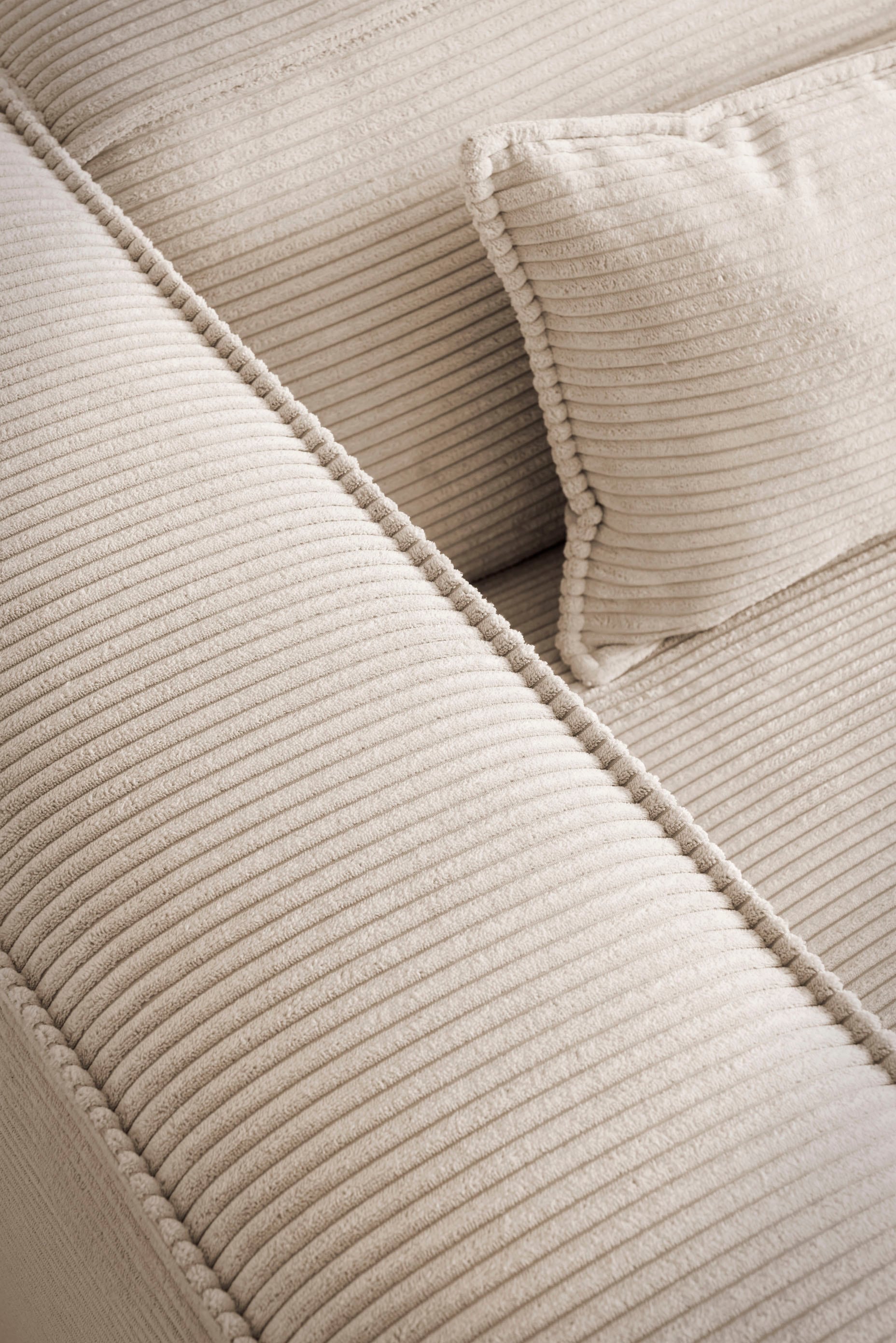 LeGer Home by Lena Gercke Ecksofa »PIARA XXL, Big-Sofa in Cord oder Leinenoptik, L-Form, mit Kedernaht«, wahlweise Ottomane rechts/links, schwarze Füsse, extra tiefe Sitzfläche