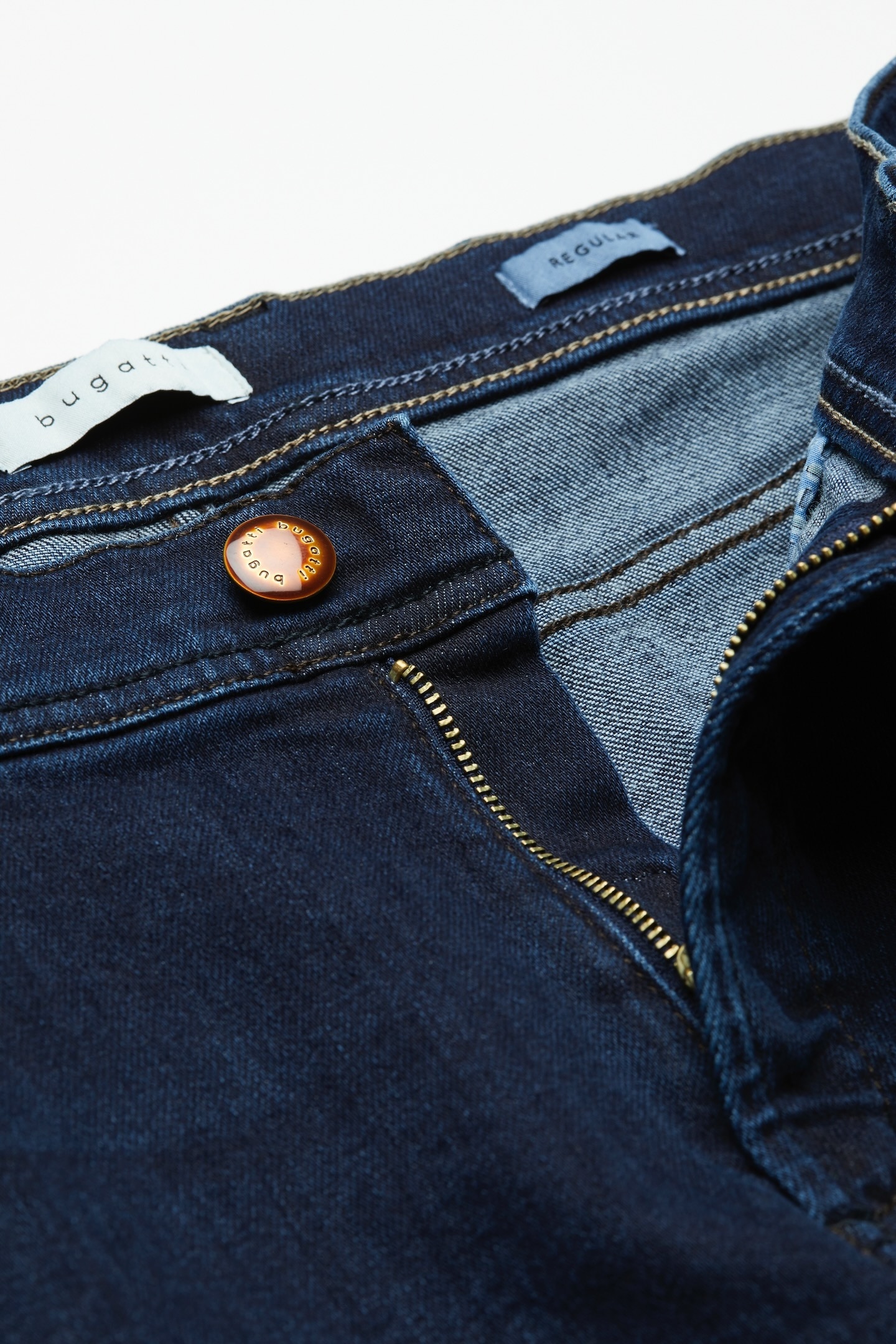bugatti 5-Pocket-Jeans »Regular Fit« aus Premium Denim mit Stretch und Reissverschluss
