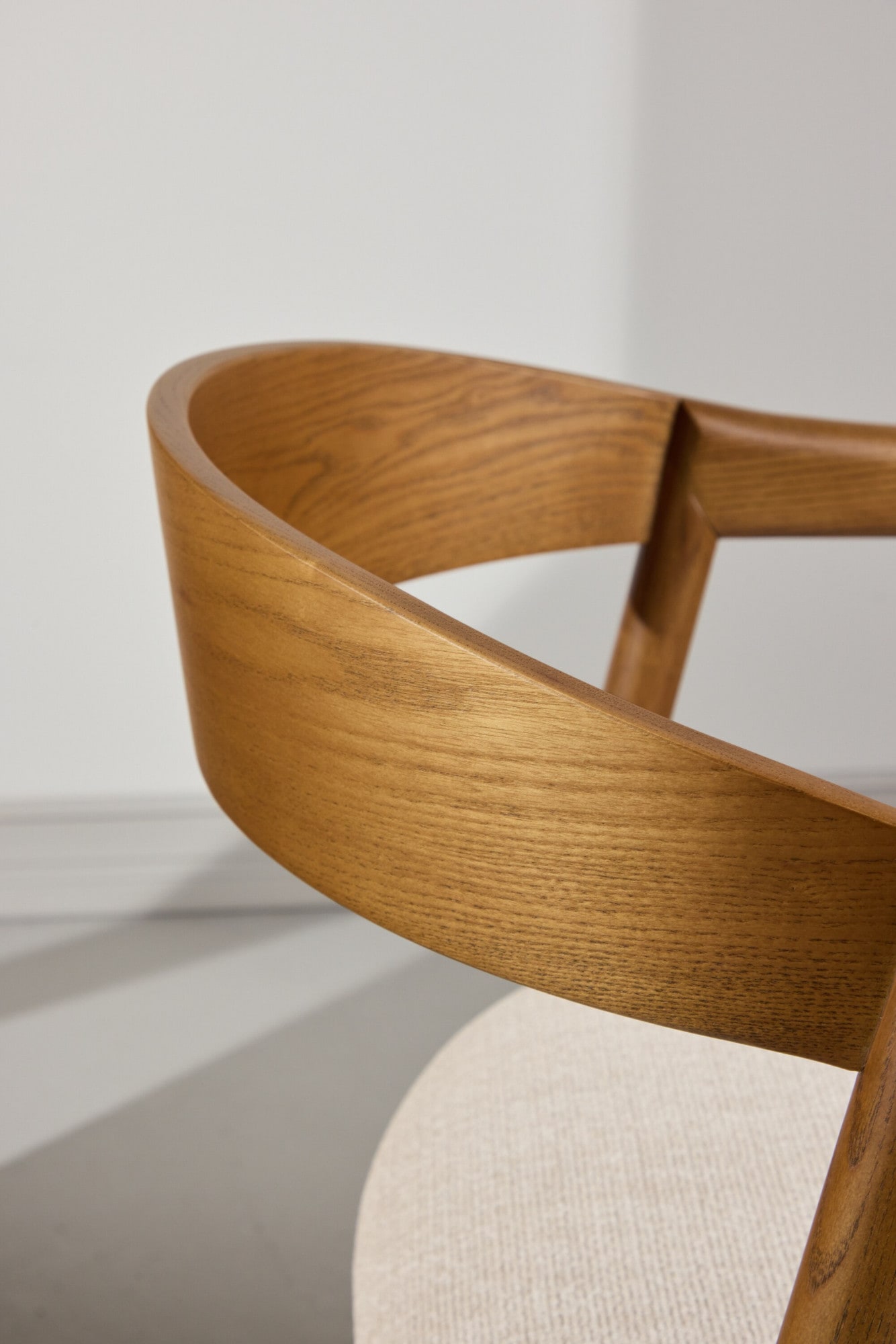 Venture Home Chaise de salle à manger »Långön, 2er-Set Esszimmerstühle aus Eschenholz, belastbar bis 150 kg« () Polsterstuhl, Stoffbezug, Eschenholzbeine, gepolsterter Sitz, modern
