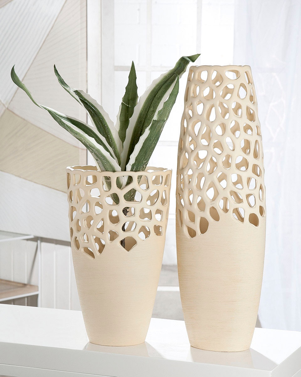GILDE Tischvase »Bologna, Dekovase mit Cut-Outs« Vase aus Keramik, mit gekratzer Oberflächenstruktur, Höhe ca. 38 cm