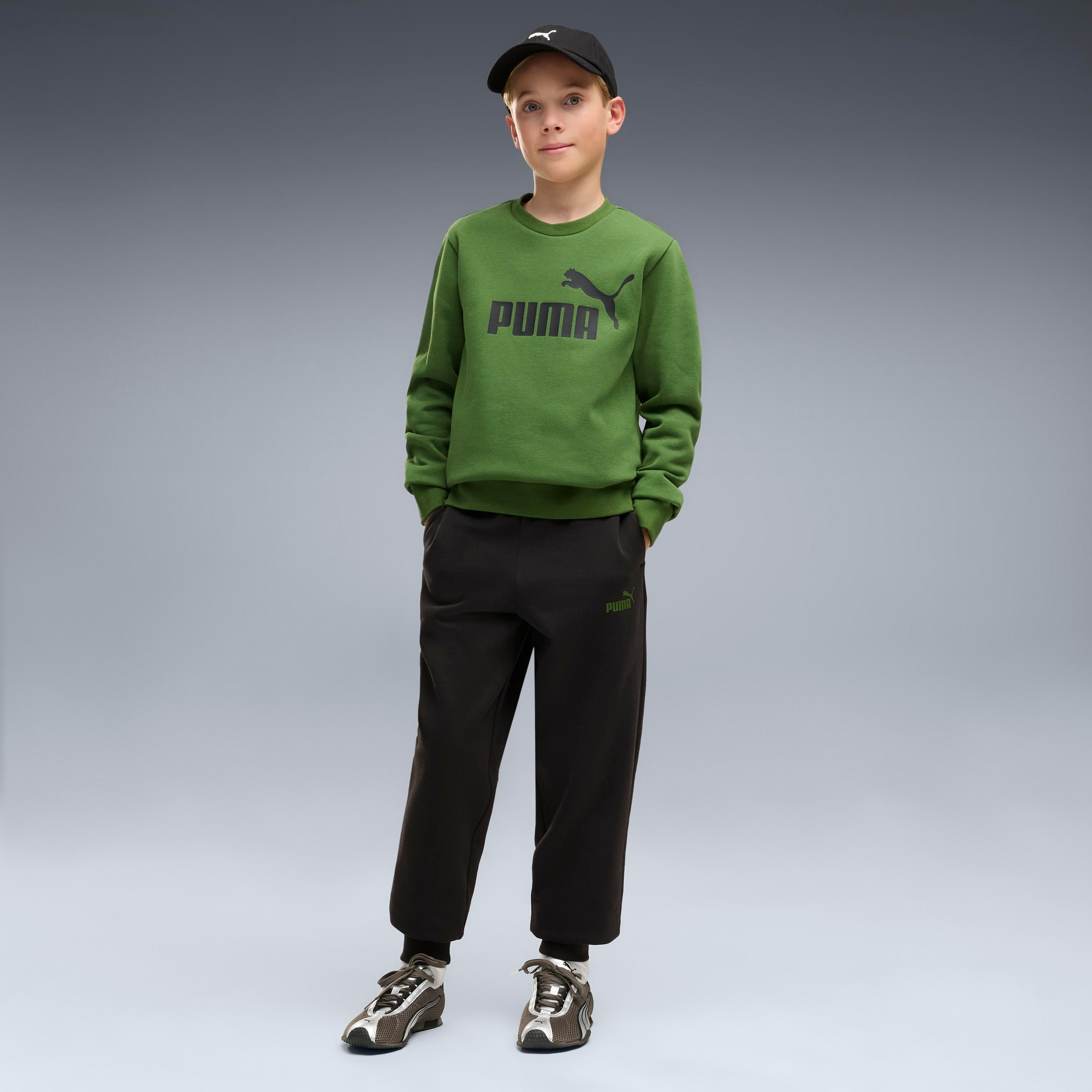 Image of PUMA Trainingsanzug "ESS NO1 LOGO CREW SWEAT SUIT FL B" 2 zweiteilig, entspannte Passform, ohne Kapuze