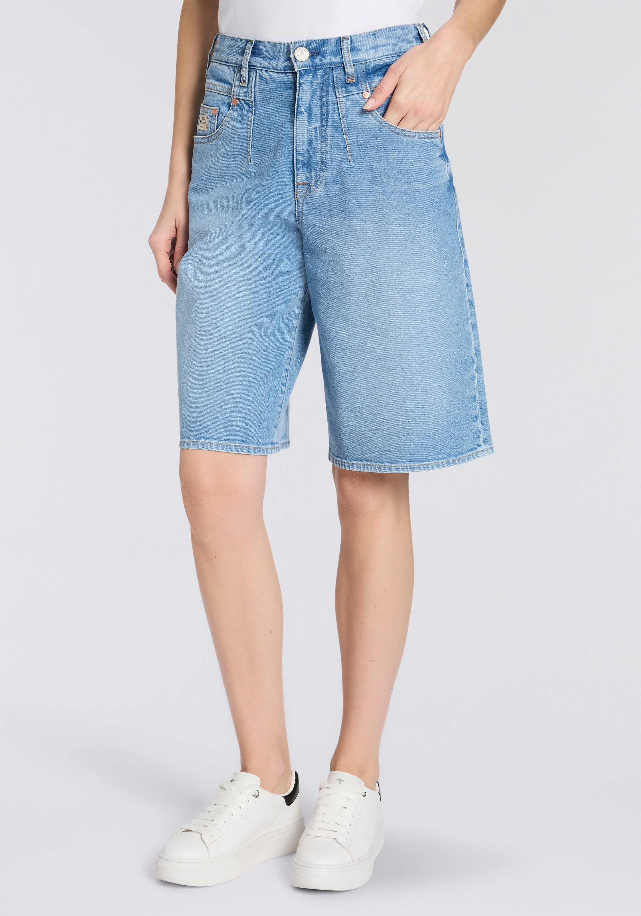 Image of Herrlicher Jeansbermudas "Brooke Bermuda Denim" mit weitem Bein