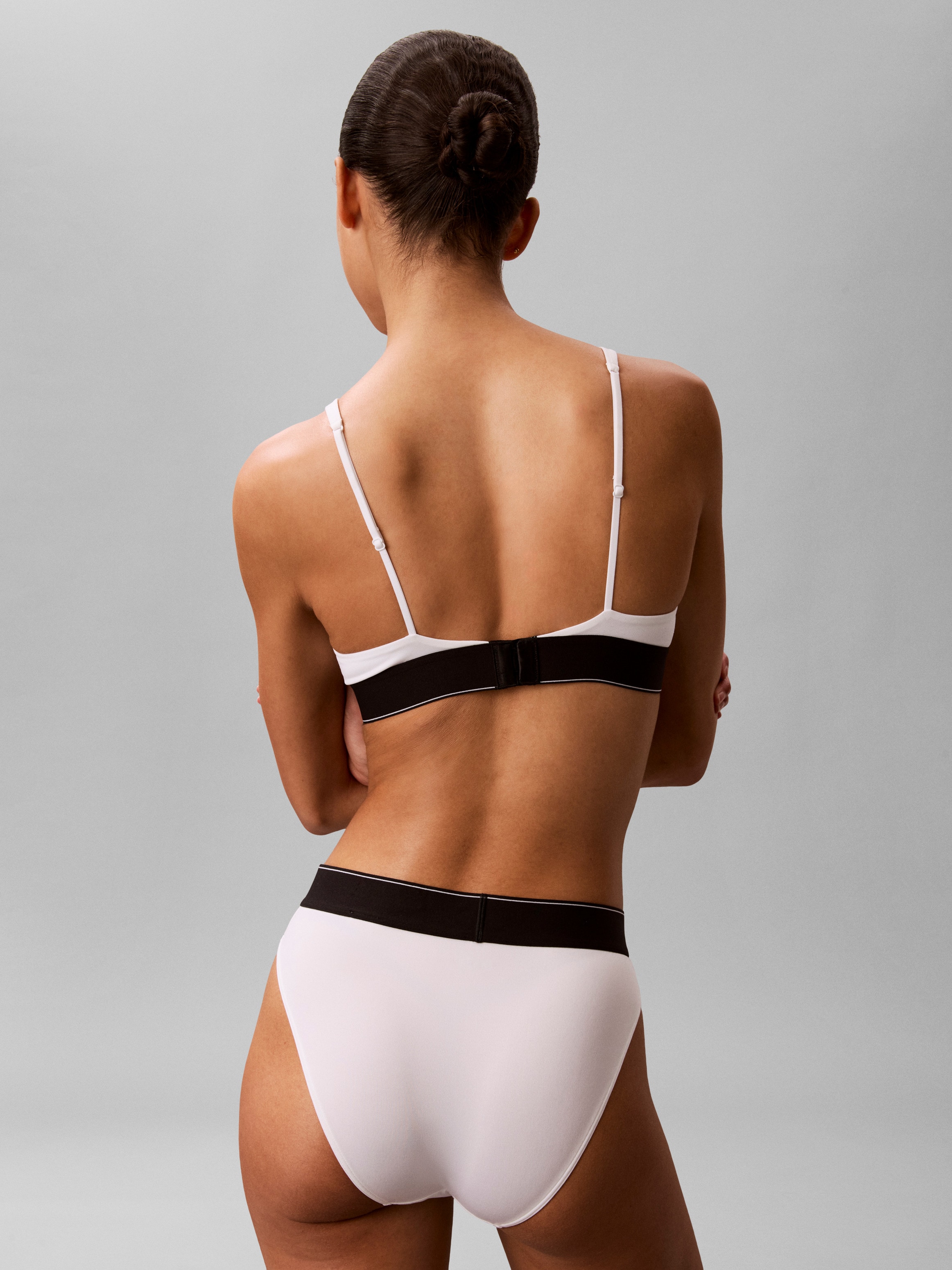 Calvin Klein Underwear Soutien-gorge triangle »LIGHTLY LINED TRIANGLE« Körpernahe Passform mit verstellbaren Trägern