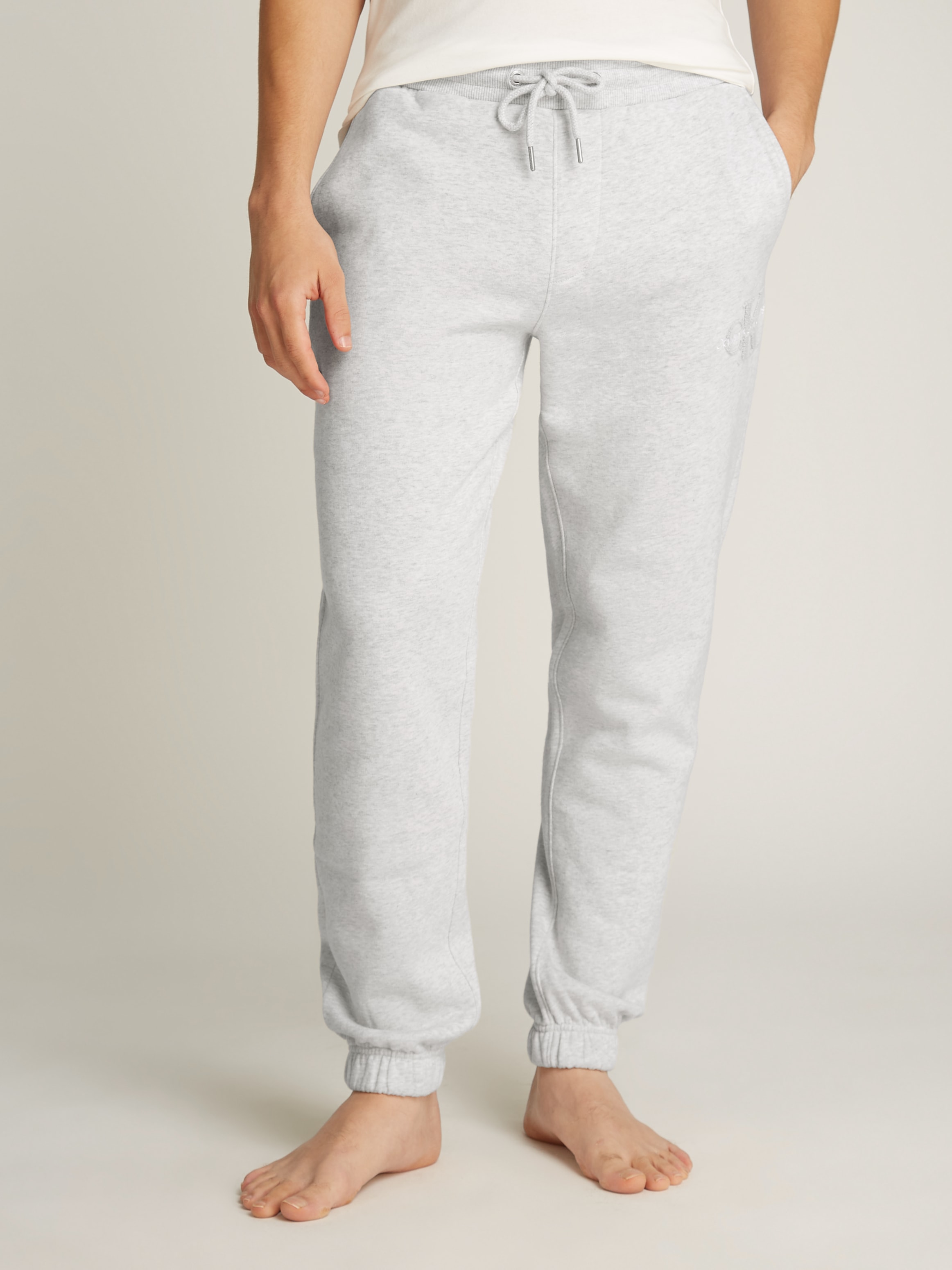 Jogginghose »CHENILLE MONOLOGO SWEATPANT«, mit Logostickerei