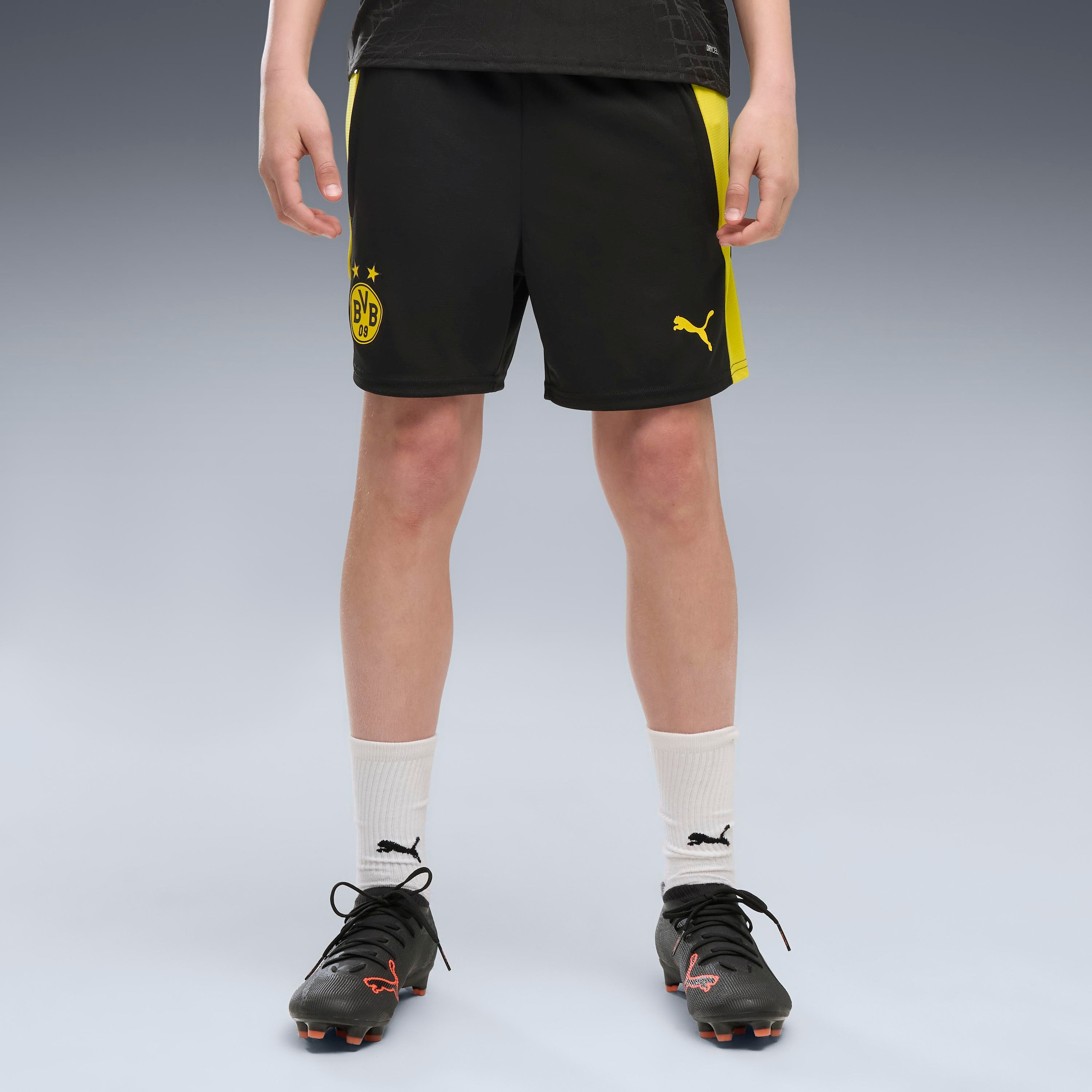 Image of PUMA Trainingsshorts "BVB TRAINING SHORTS WPOCKETS JR" Regular Fit, sportlicher Stil, aus Polyester, mit Taschen