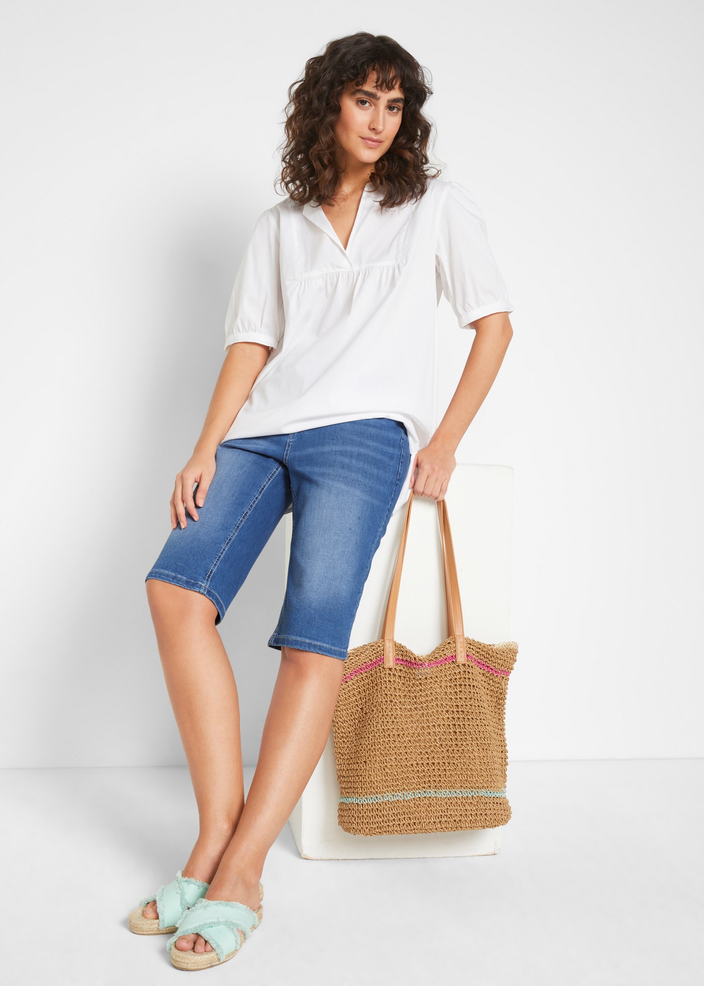 bonprix Straight-Jeans 2 Stk. Slim fit Passform, aus Baumwollmischung, mit Eingrifftaschen