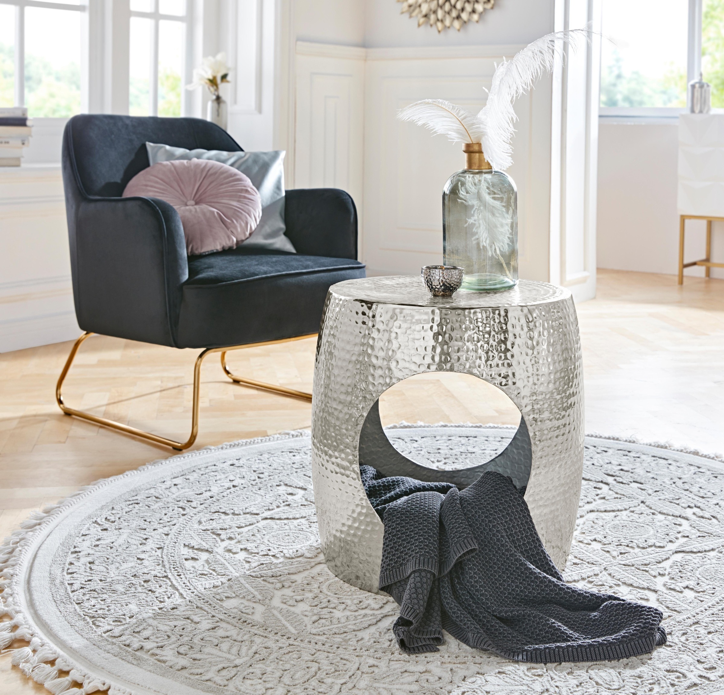 Image of Leonique Couchtisch »Velp«, mit rundem Hohlraum in der Mitte, für eine besondere Optik bei Ackermann Versand Schweiz
