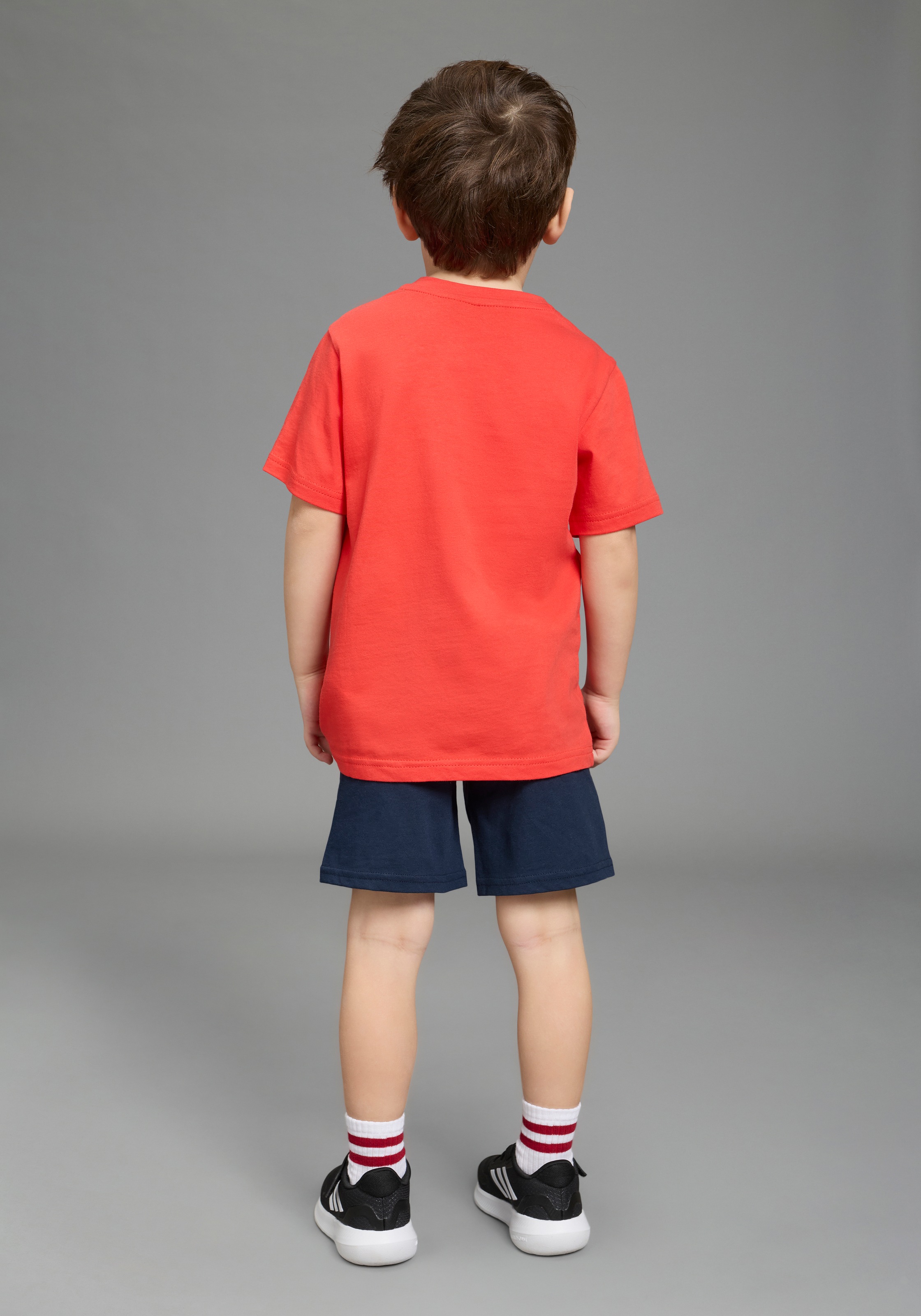 KIDSWORLD T-shirt & short »CARS 2tlg. Set T-Shirt+Hose: LIGHTNING MCQUEEN - Disney« Ensemble, 2 pièces ensemble en coton. Taille petit, veuillez commander une taille au-dessus
