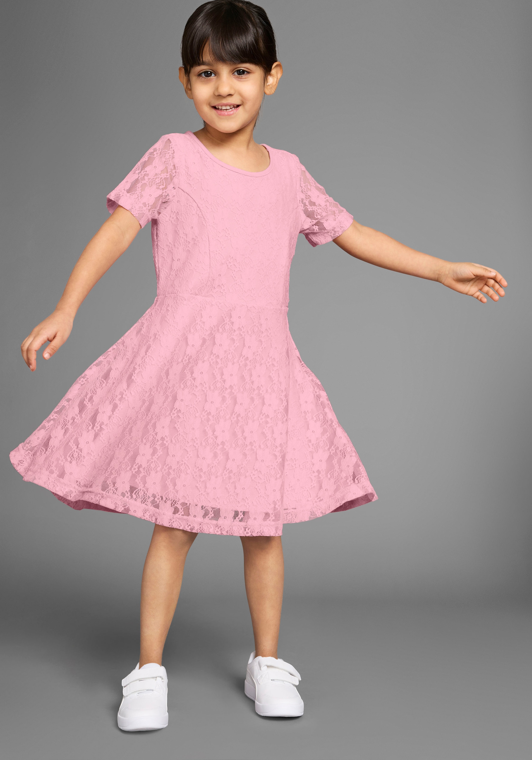 KIDSWORLD Spitzenkleid »Jerseykleid mit aufwendiger Spitze«, Festliches Kleid mit Spitze