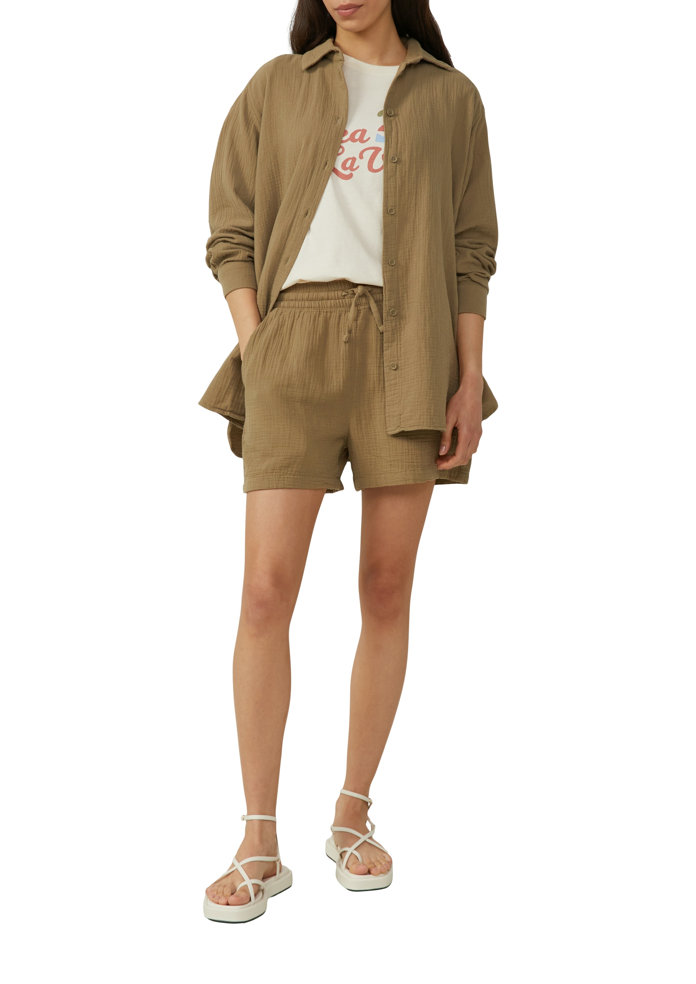 QS Short  Sommerhose im Crinkle-Look und mit Bindeband