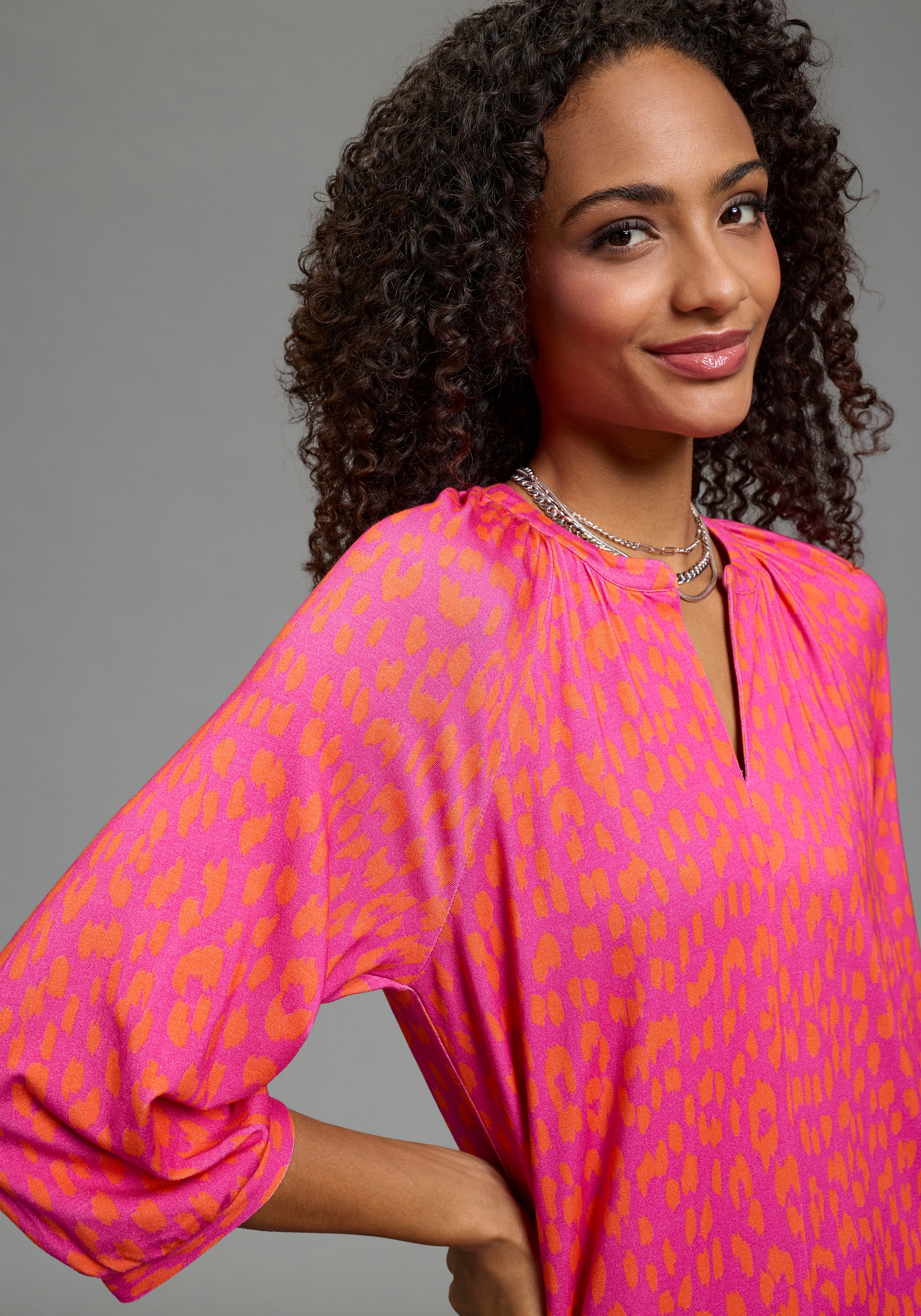 Laura Scott Robe d'été Mini-Look, mit V-Ausschnitt, mit Halbarm, aus Viskose und Elasthan