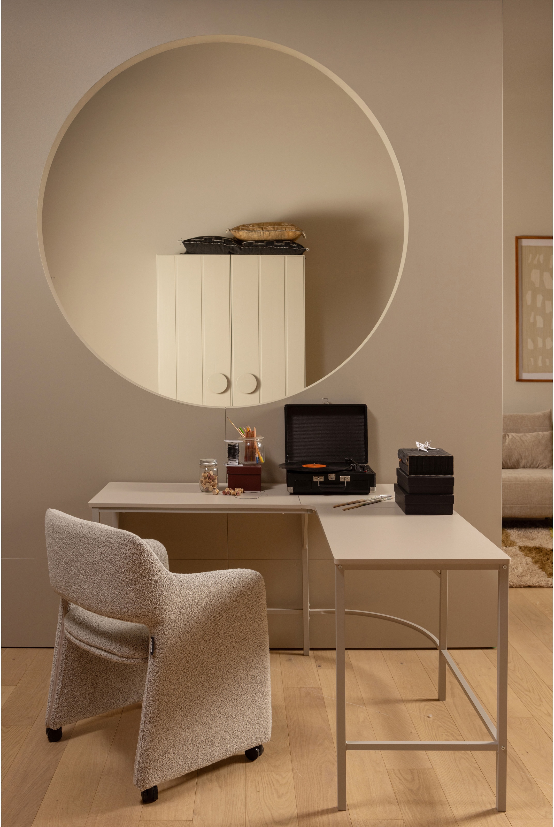 WOOOD Chaise de salle à manger »Lyric mit Ceyo-Bouclé-Bezug und Rollen B 59 x T 58 x H 79 cm« () Capacité de charge 120 kg, haute résistance à l'usure, livré monté