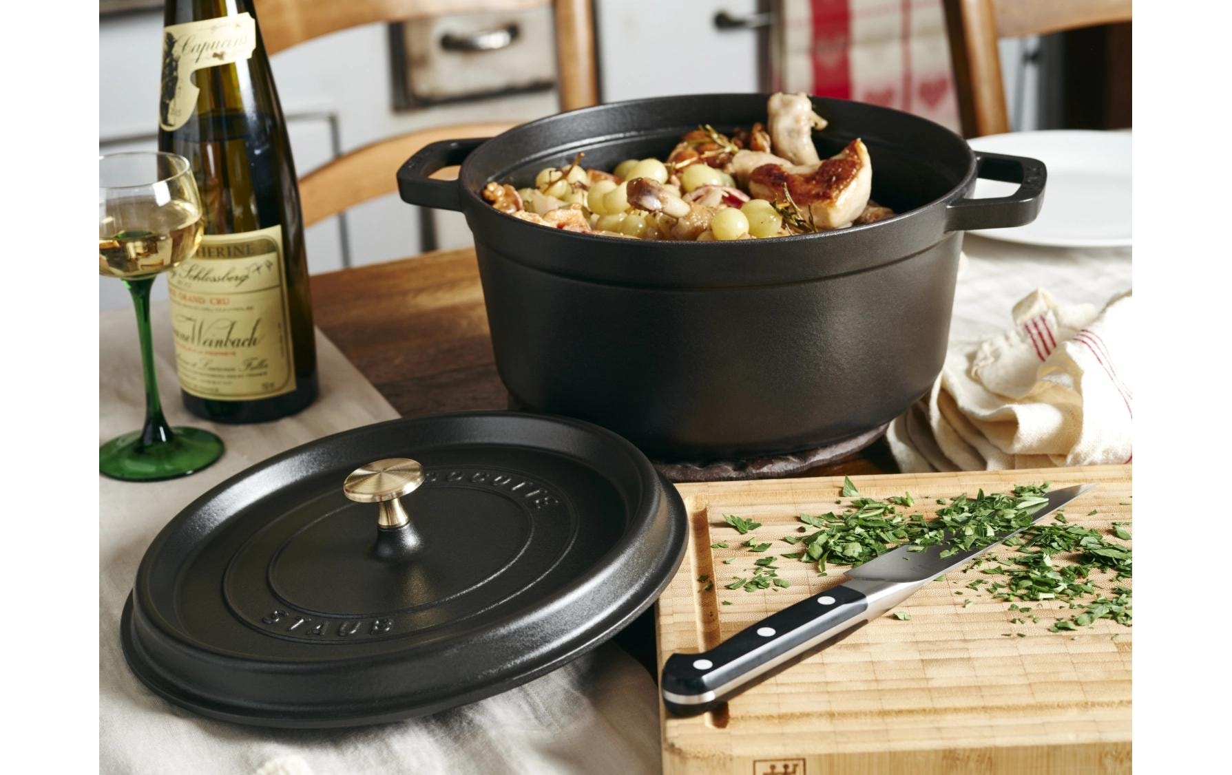 STAUB Bräter »Cocotte« Gusseisen robust, langlebig, perfekte Hitzeverteilung, Aromaregen-Deckel