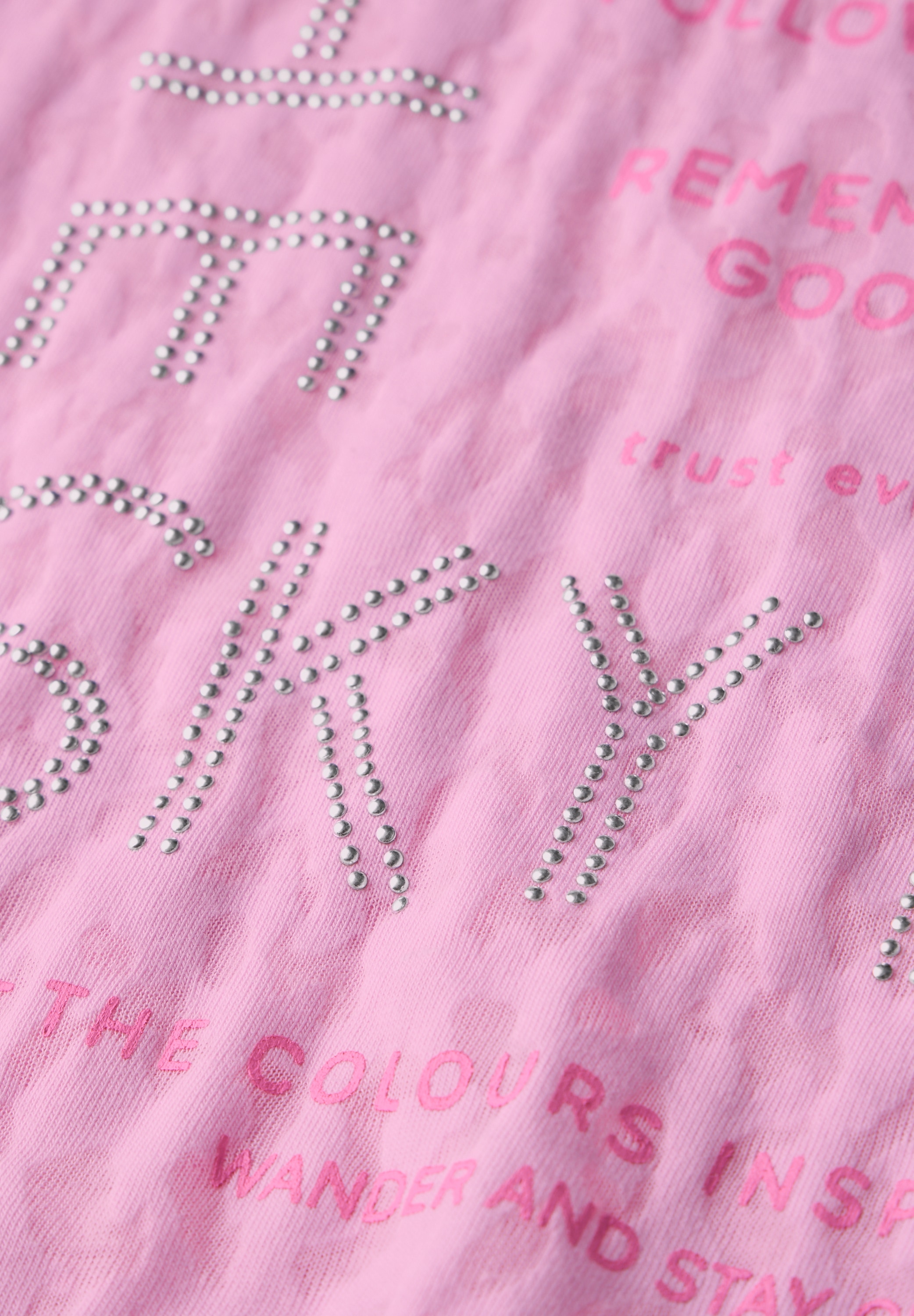 Cecil mit Schmucksteinen