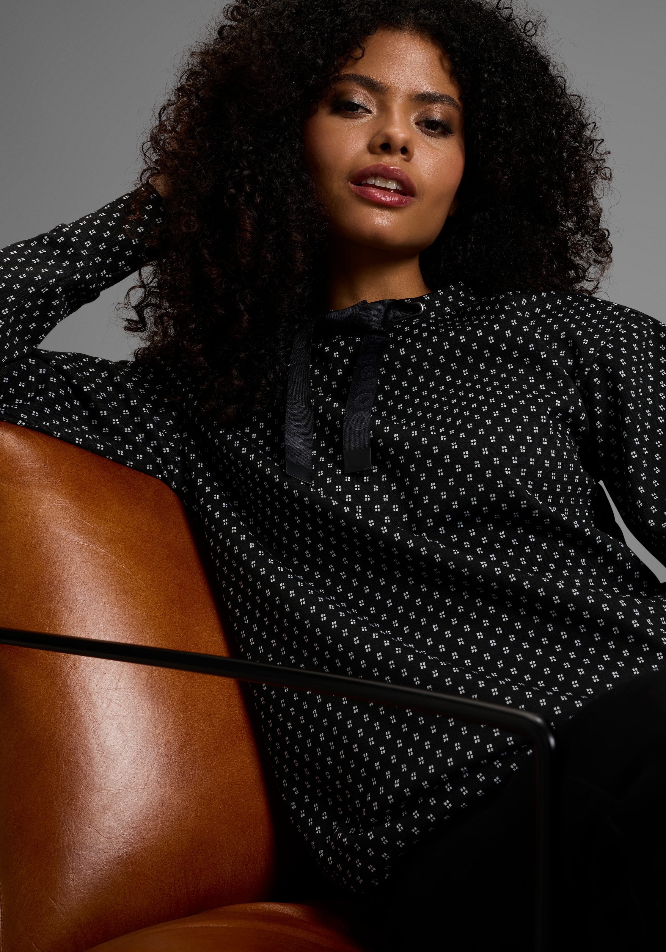 KangaROOS Sweatshirt in strukturiertem Material mit Turtleneck