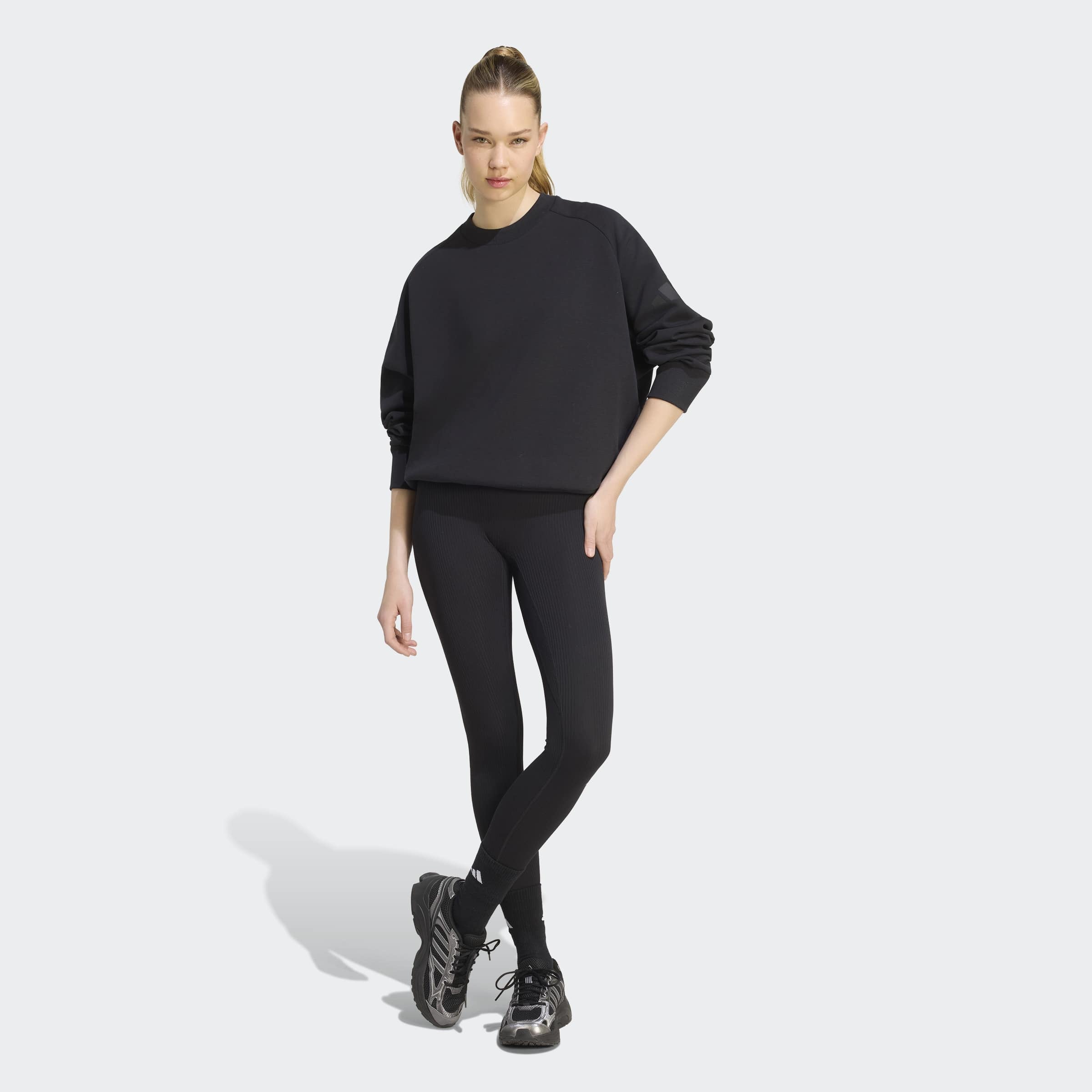 adidas Sportswear Sweatshirt »SOFT LUX, LOCKER GESCHNITTEN«
