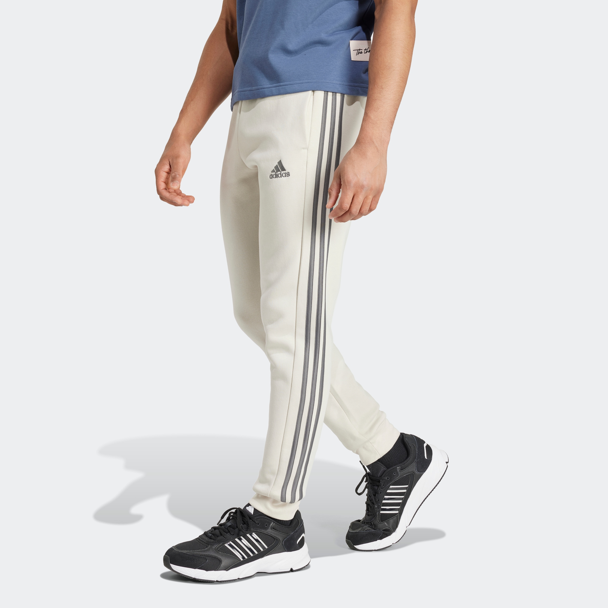 adidas Sportswear Sporthose »ESSENTIALS 3STREIFEN TAPERED CUFF HOSE«, (1 tlg.), Jogginghose aus Baumwollmix