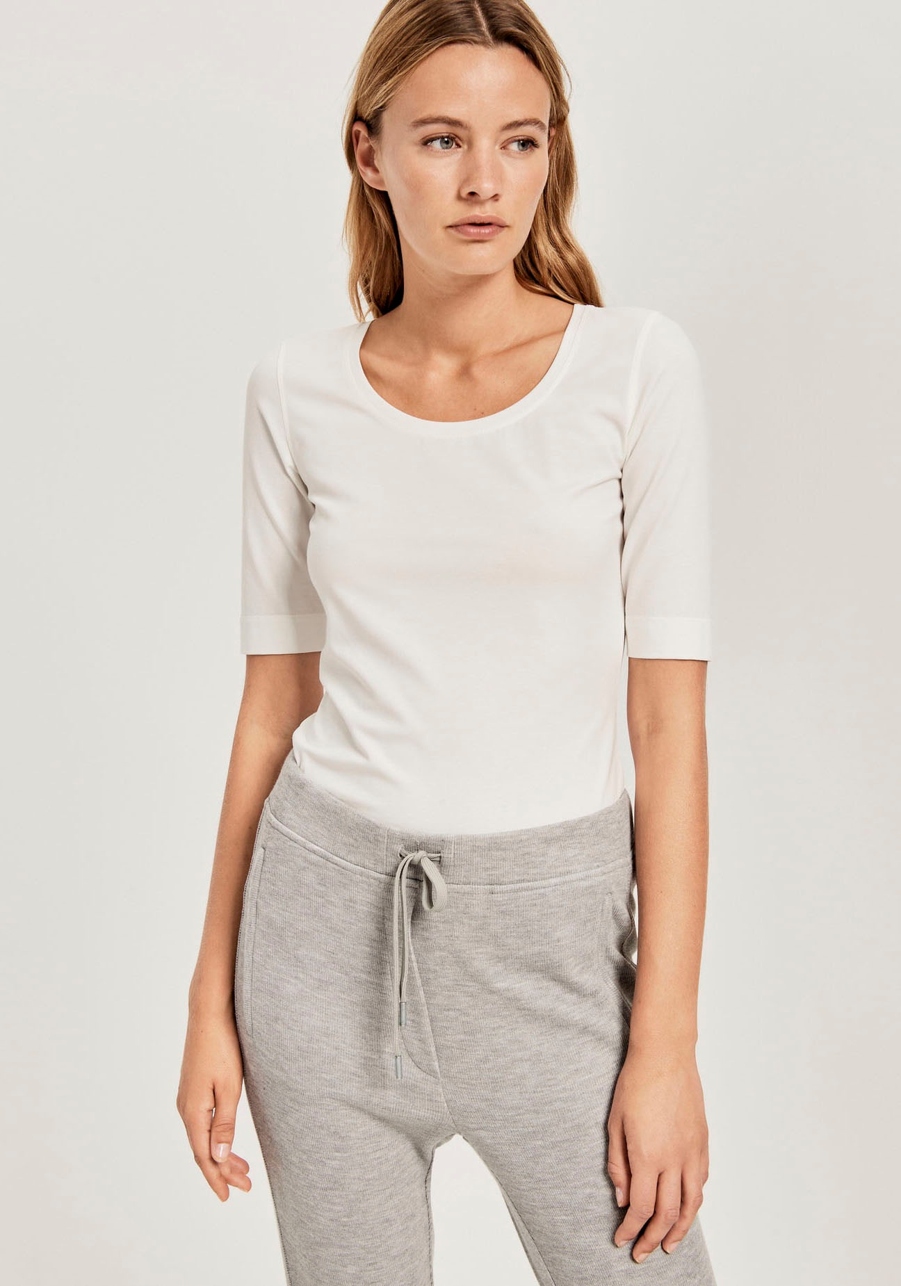 Image of OPUS Rundhalsshirt »Sanika«, in cleaner Basic-Form bei Ackermann Versand Schweiz