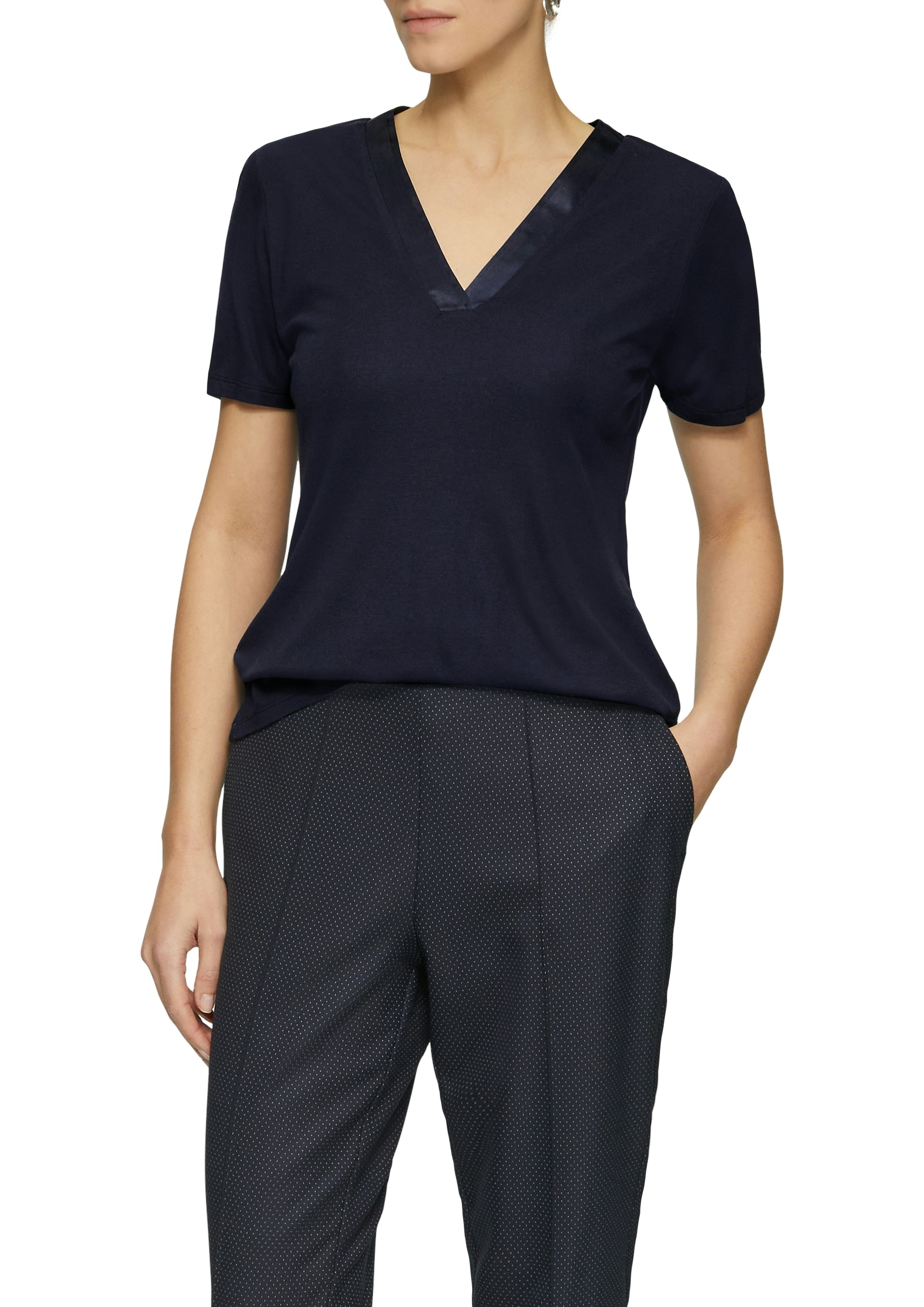 Image of s.Oliver BLACK LABEL T-Shirt mit satiniertem V-Ausschnitt