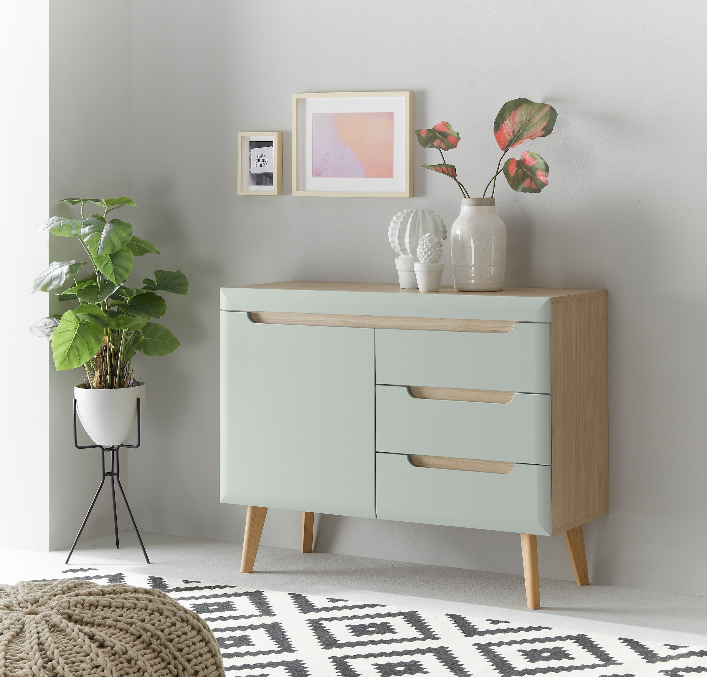 INOSIGN Sideboard »Torge, Anrichte, Kommode, Schubladenschrank«, (1 St.), abgeschrägte Füsse, drei Farben, Scandi Design, 107 cm breit