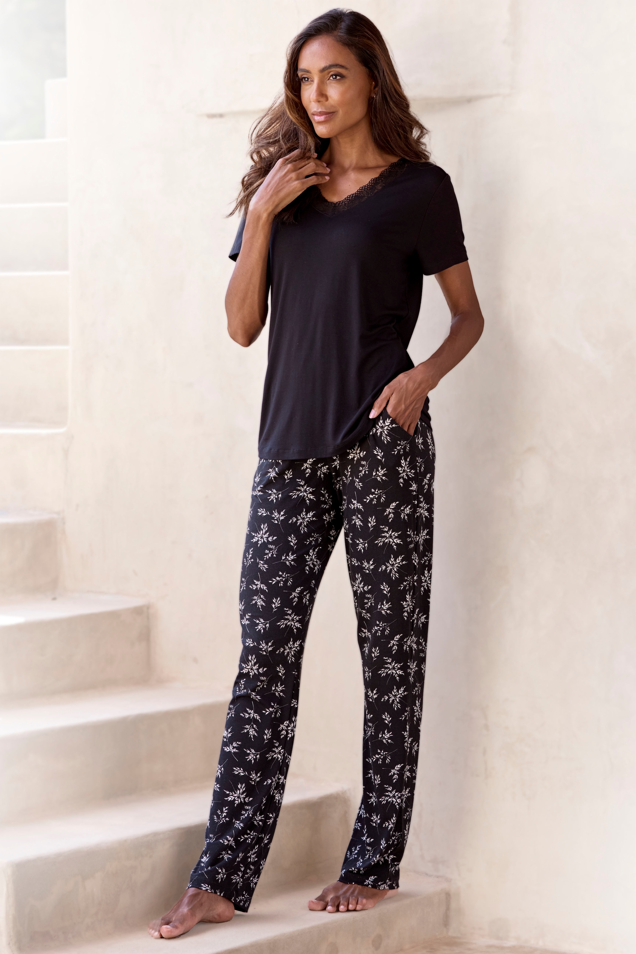 Image of Vivance Dreams Pyjama Set, 2 mit süssem Blumen-Print