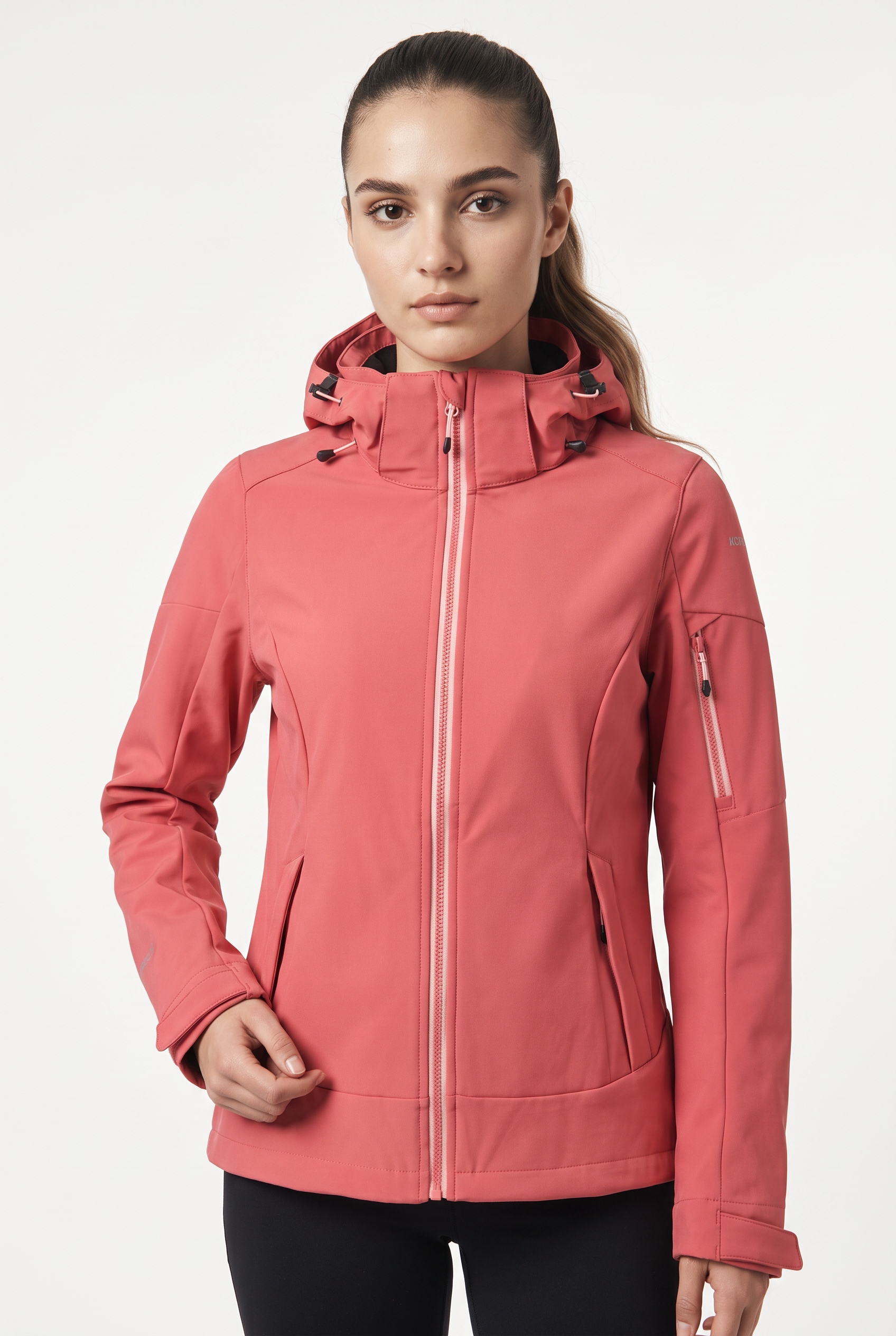 Icepeak Veste softshell »D SOFTSHELLJACKE BATHGATE« avec capuche poche à fermeture éclair et poche sur manche, respirant, déperlant