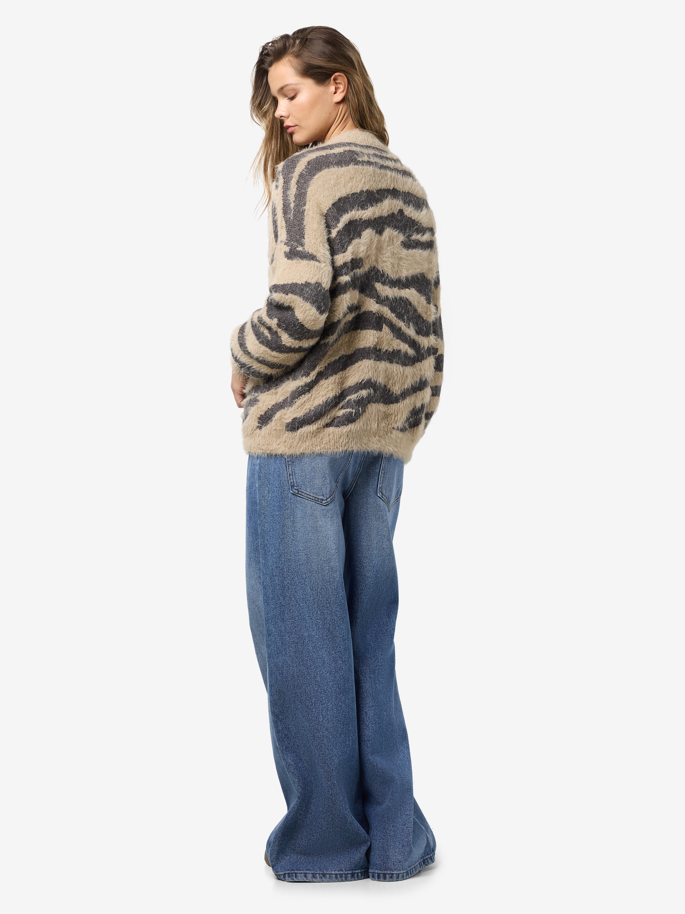 Noisy may Veste en tricot »NMFLYNN L/S V-NECK KNIT CARDIGAN NOOS« mélange de matières, coupe ample
