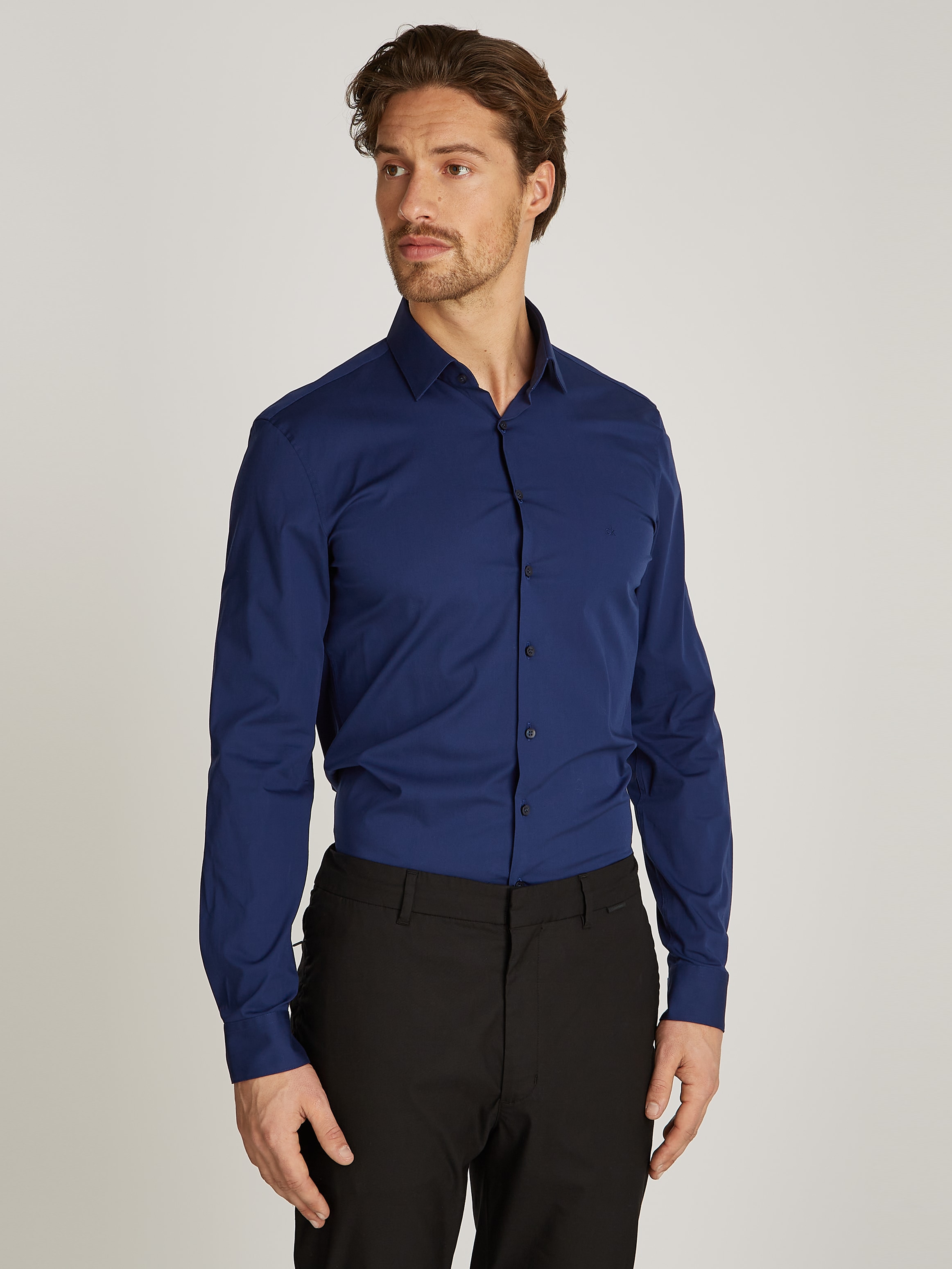 Calvin Klein Businesshemd »POPLIN STRETCH SLIM SHIRT«, mit Kentkragen, Logoprint auf Brusthöhe