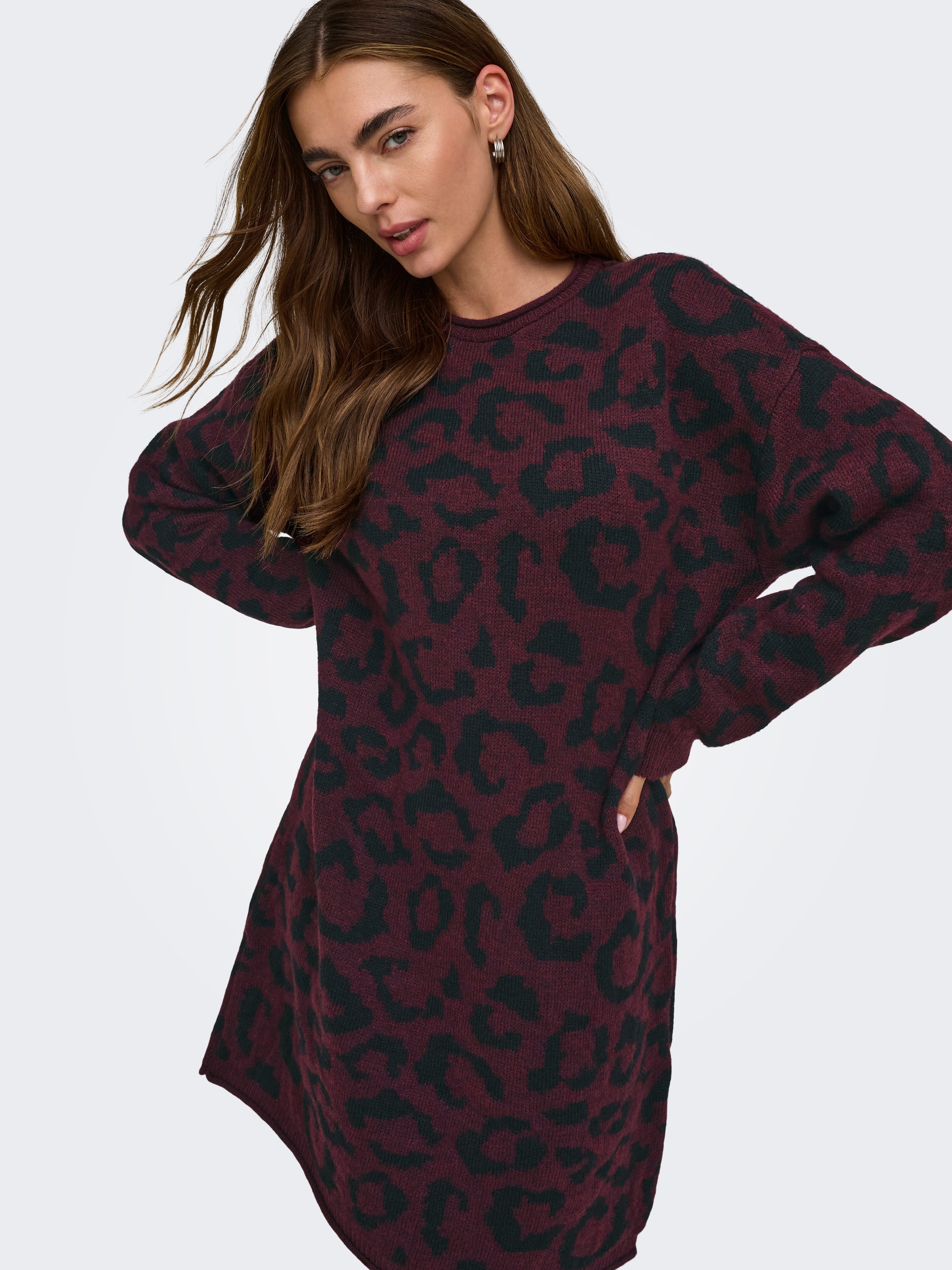 ONLY Strickkleid "ONLJADE PATTERN LS O-NECK DRESS RP KNT" Kunstfaser, regular fit