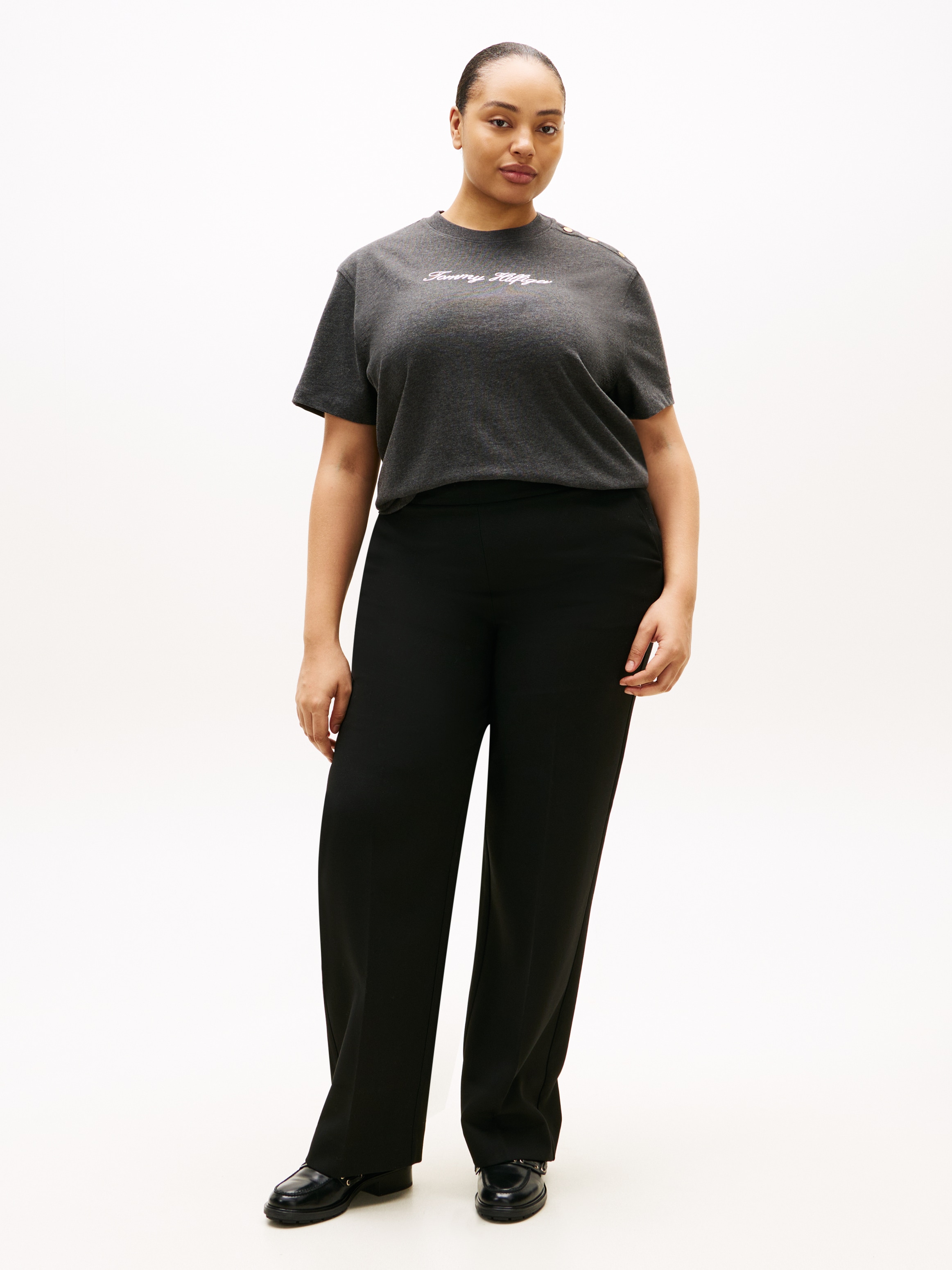 Tommy Hilfiger Curve T-shirt à manches courtes »CRV GOLD BTN SCRIPT MDRN SS TEE« in grossen Grössen, mit goldfarbenen Knöpfen