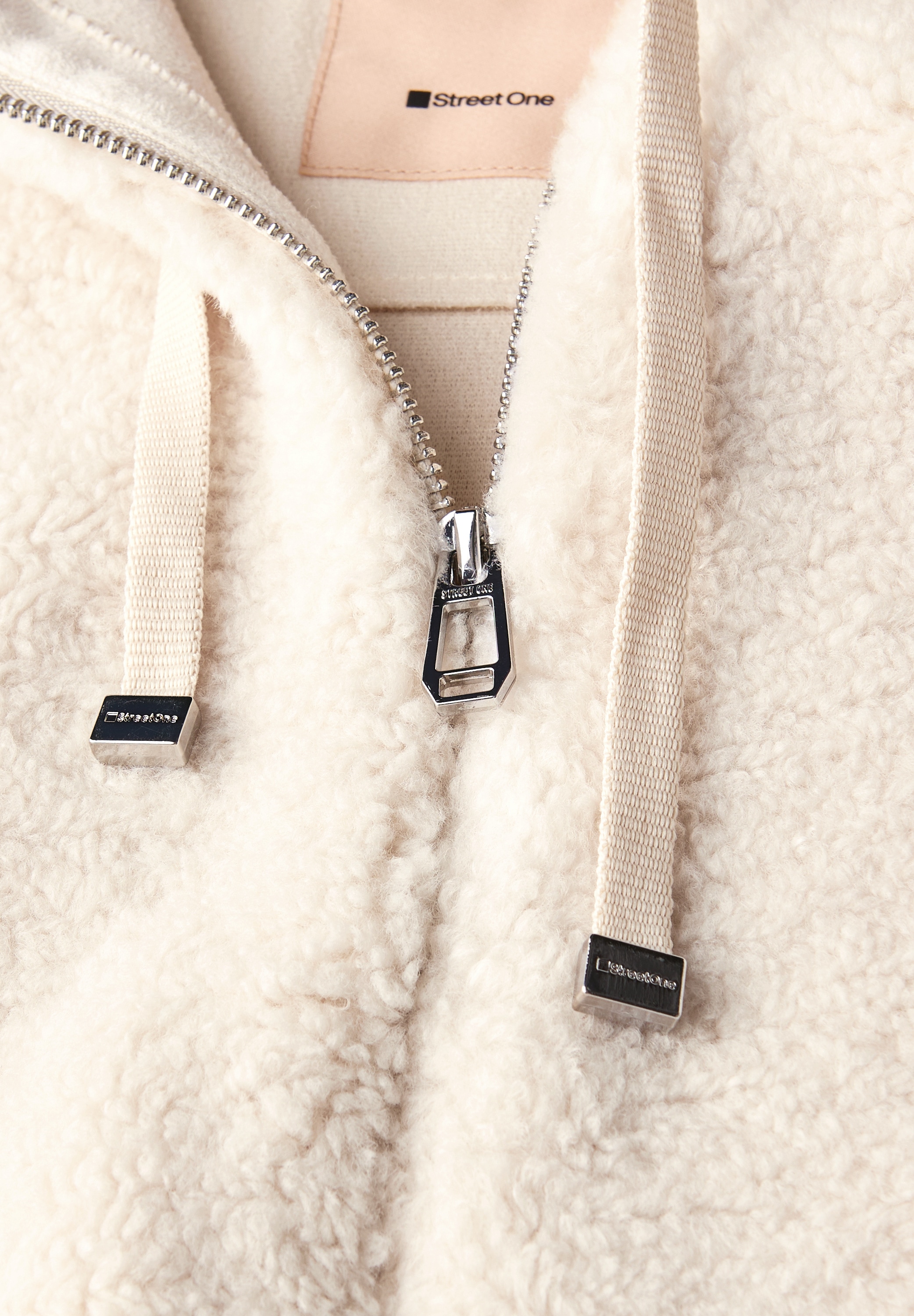 STREET ONE Outdoorjacke, mit Kapuze, mit Taschen