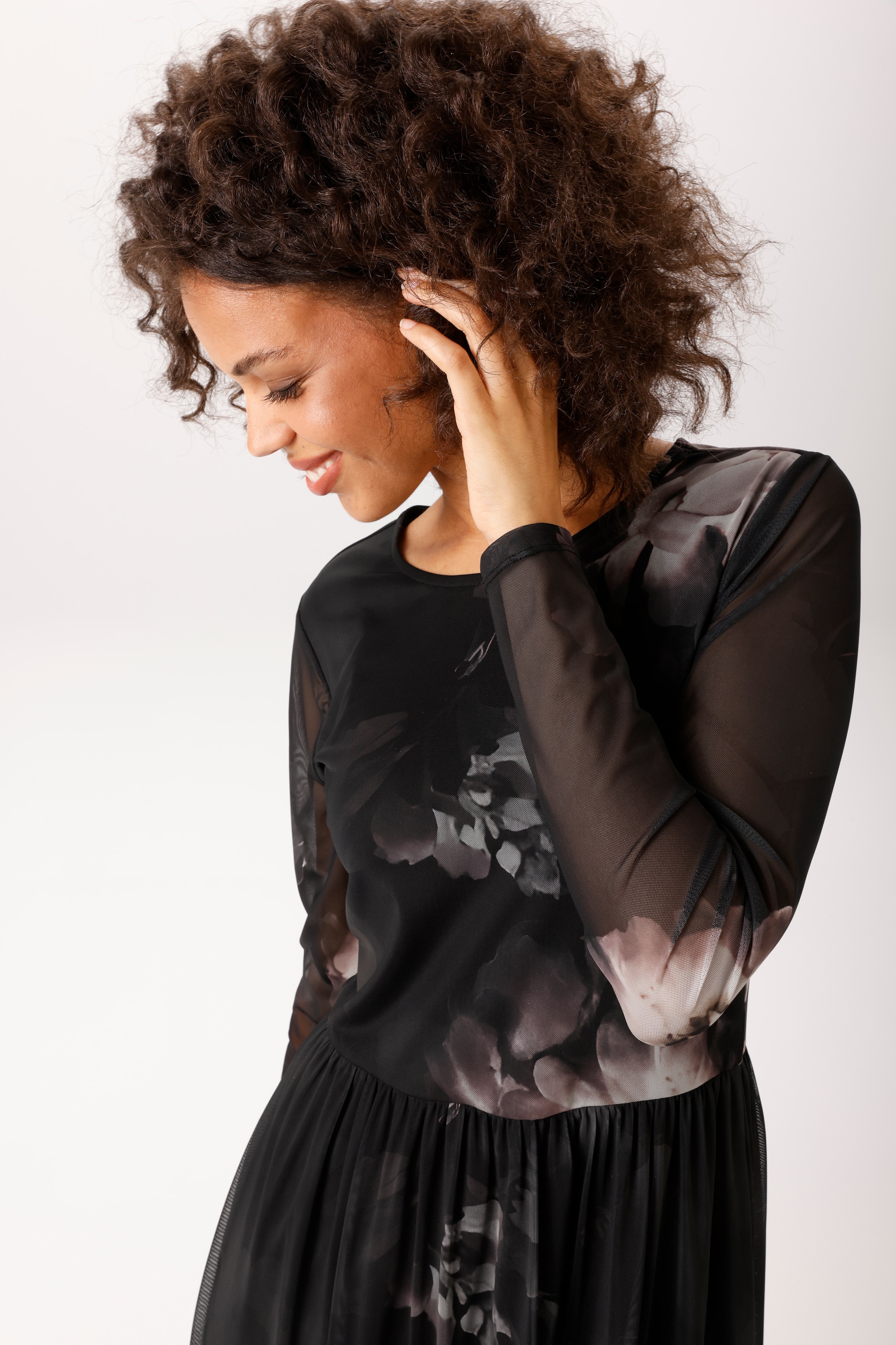 Aniston CASUAL Robe midi imprimé de grandes fleurs batik - NOUVELLE COLLECTION